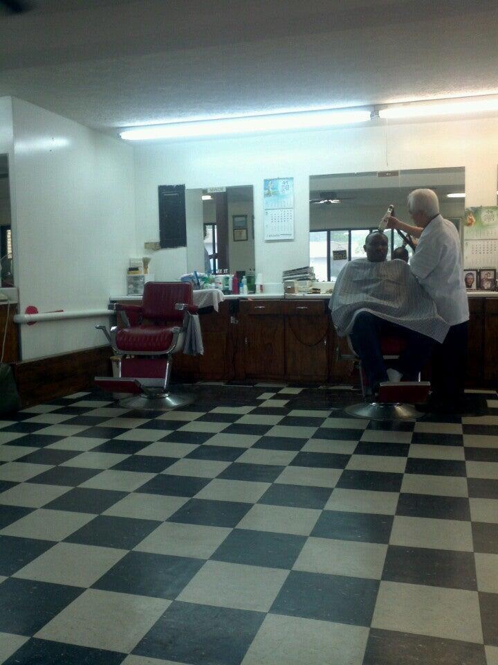 Ji's Barber Shop 946 N Daleville Ave, Daleville Alabama 36322