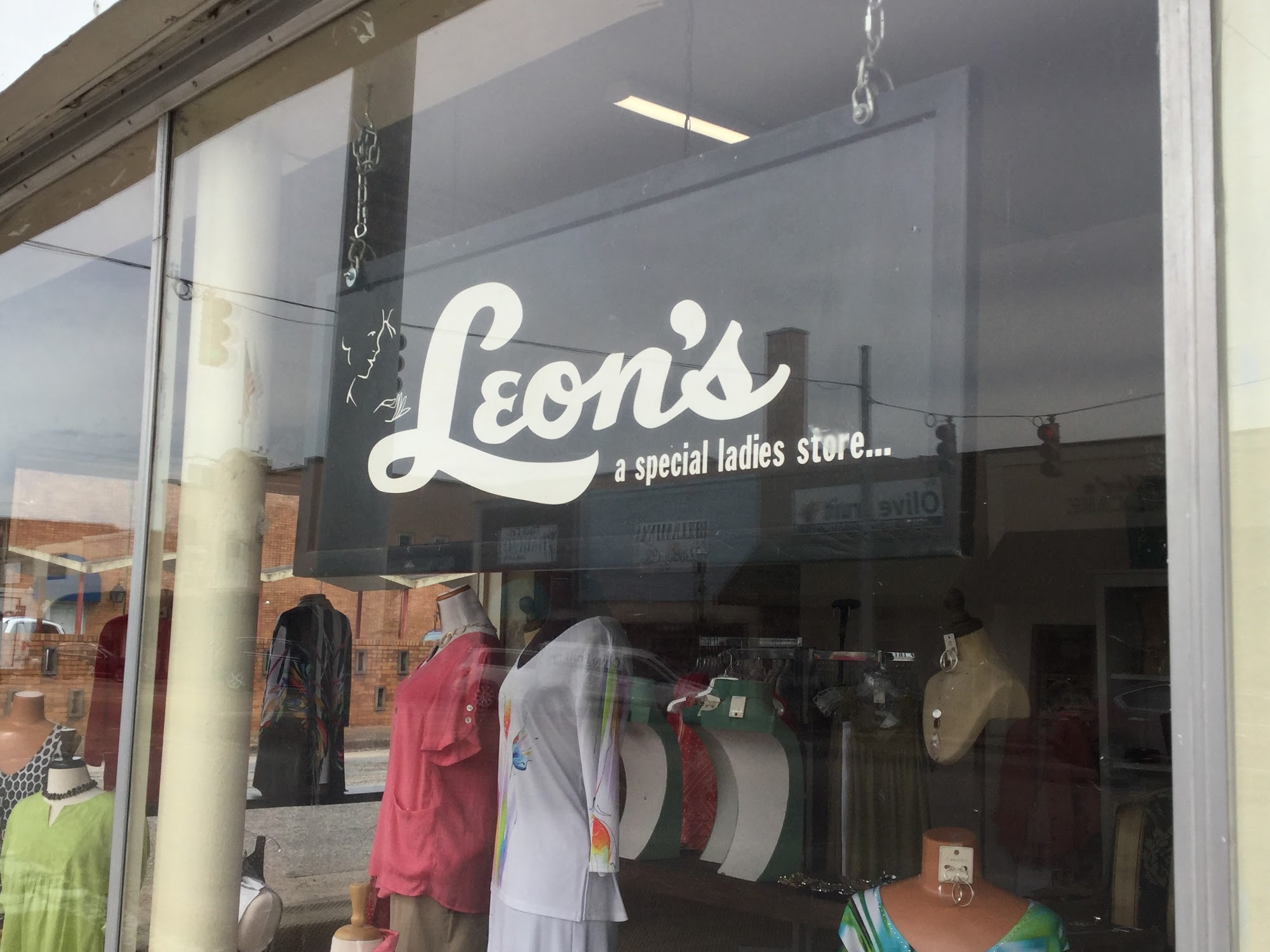 Leon's Inc