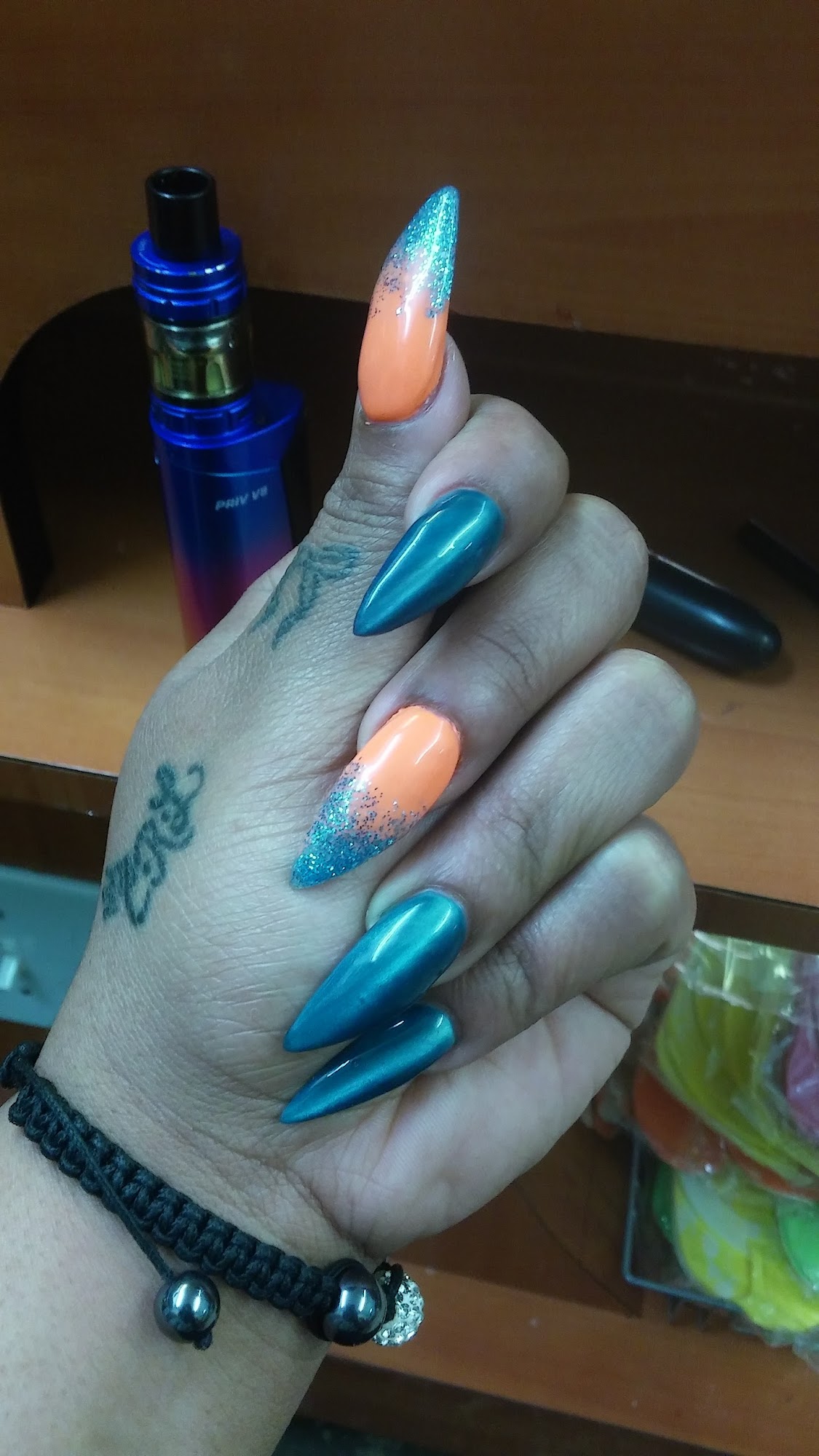 K & B Nails