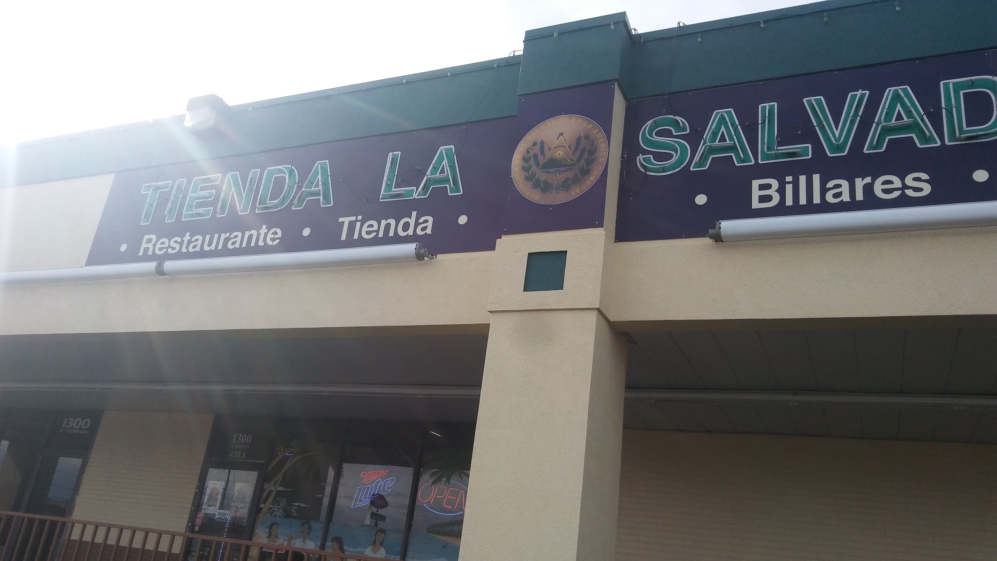 Tienda La Salvadorena