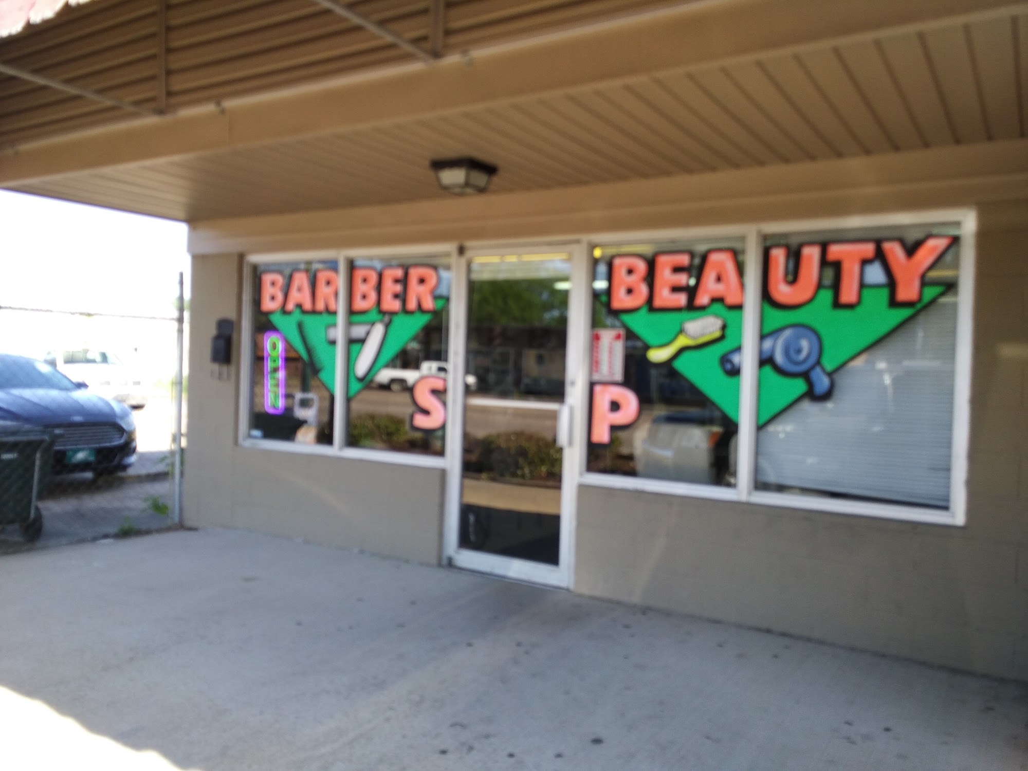 Barber & Beauty Connection 1204 E Broadway Ave, West Memphis Arkansas 72301