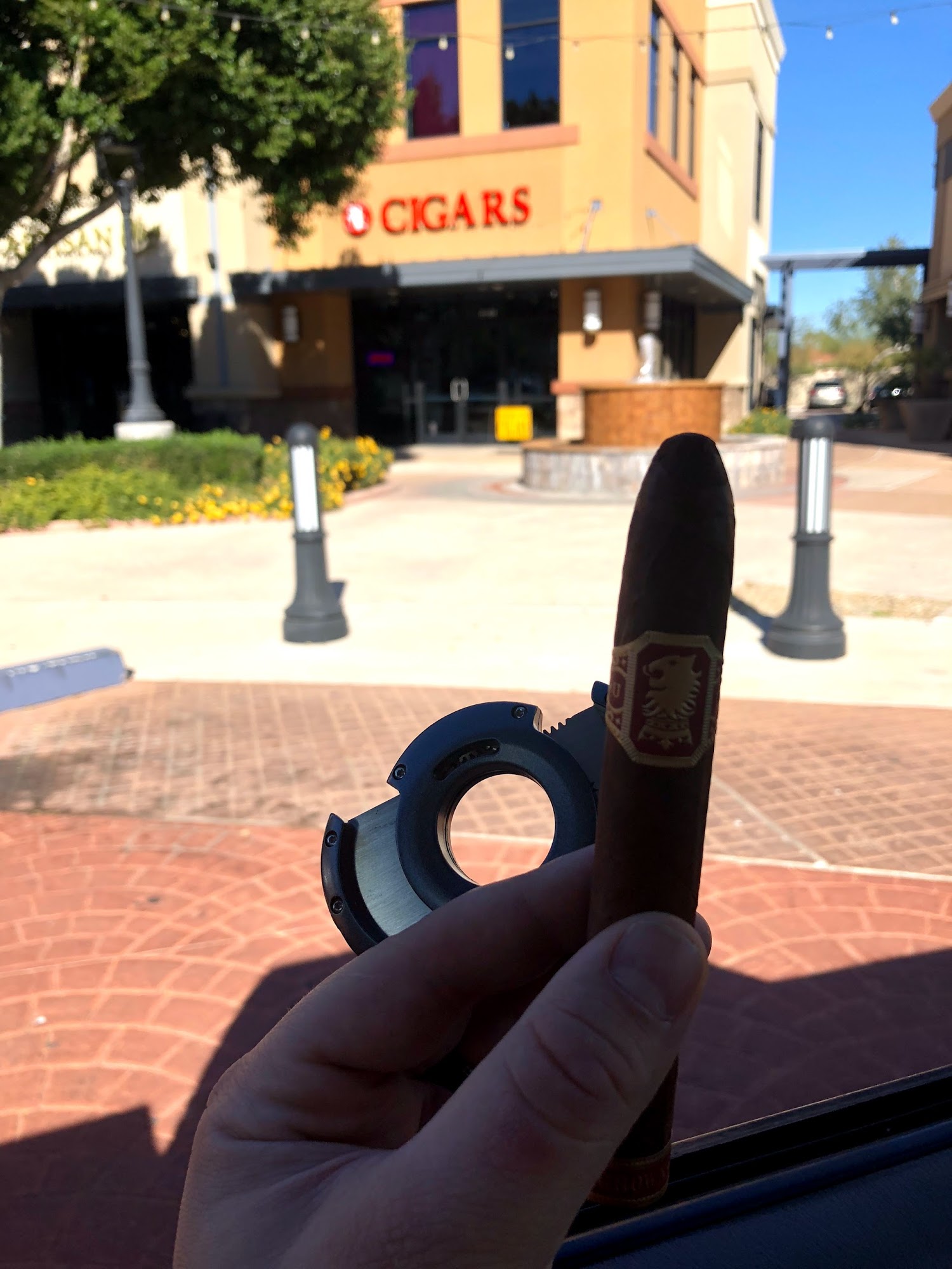 Churchill's Fine Cigars Glendale