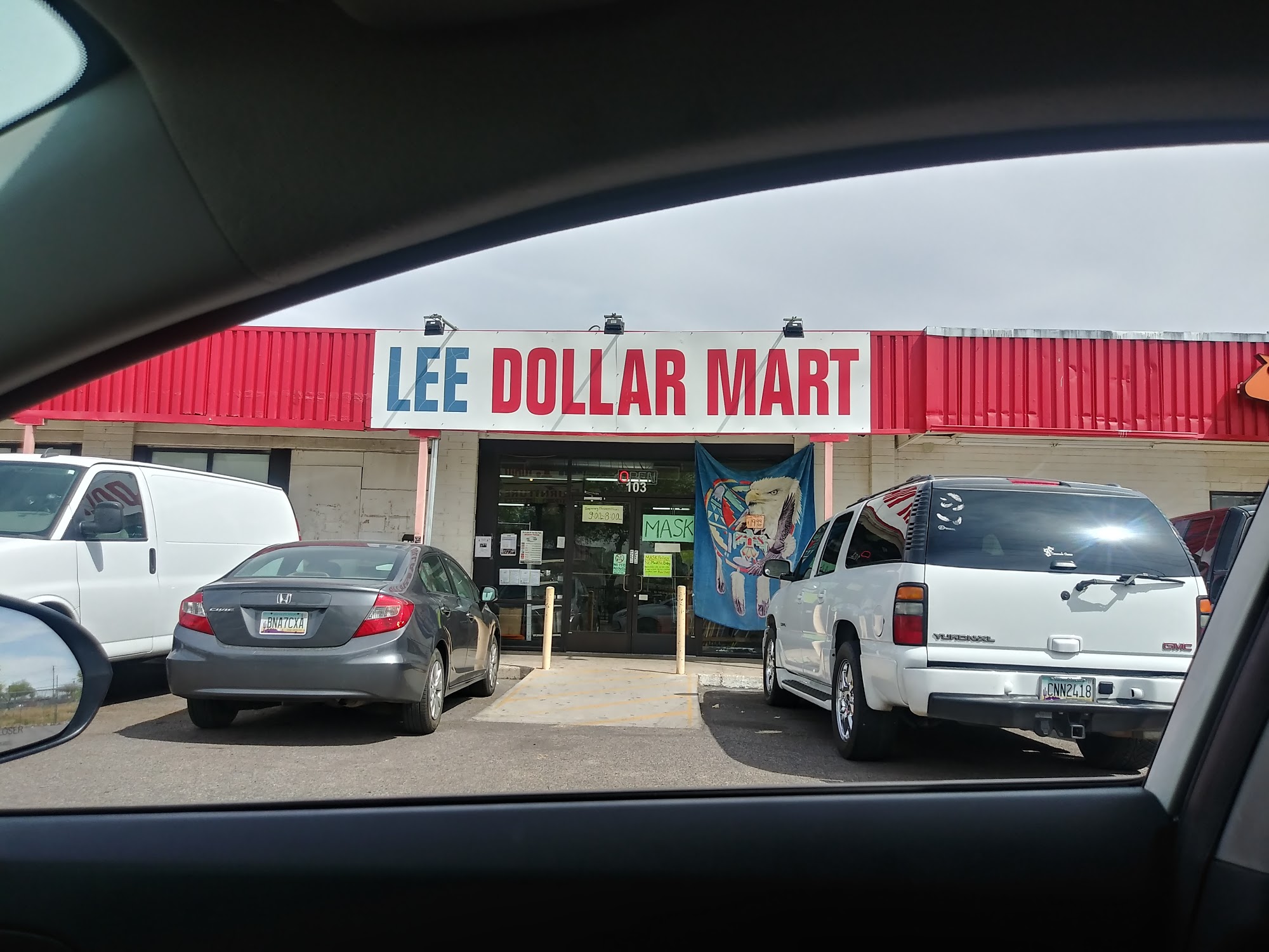 Lee Dollar Mart