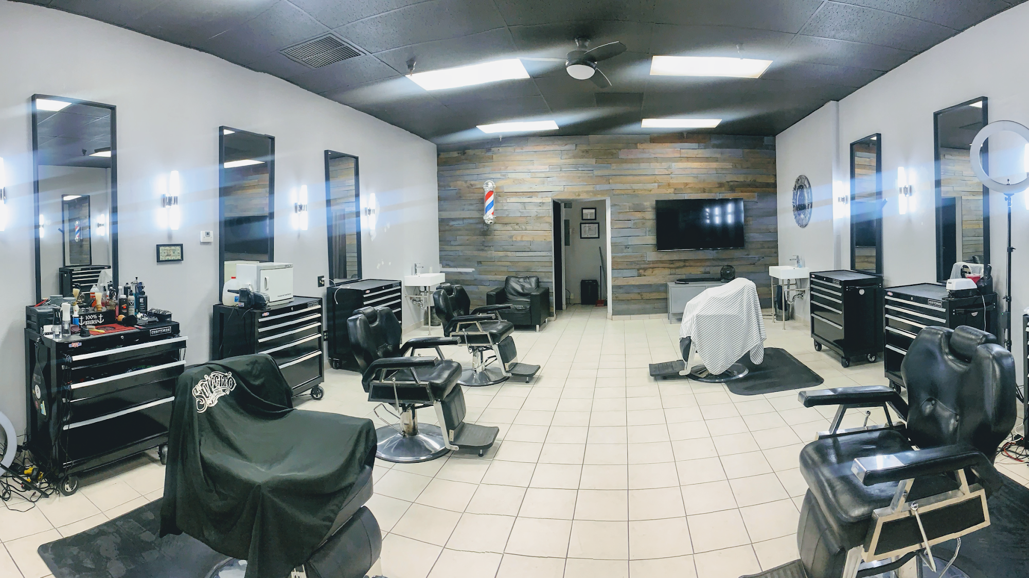 Cut N' Shave Barbershop