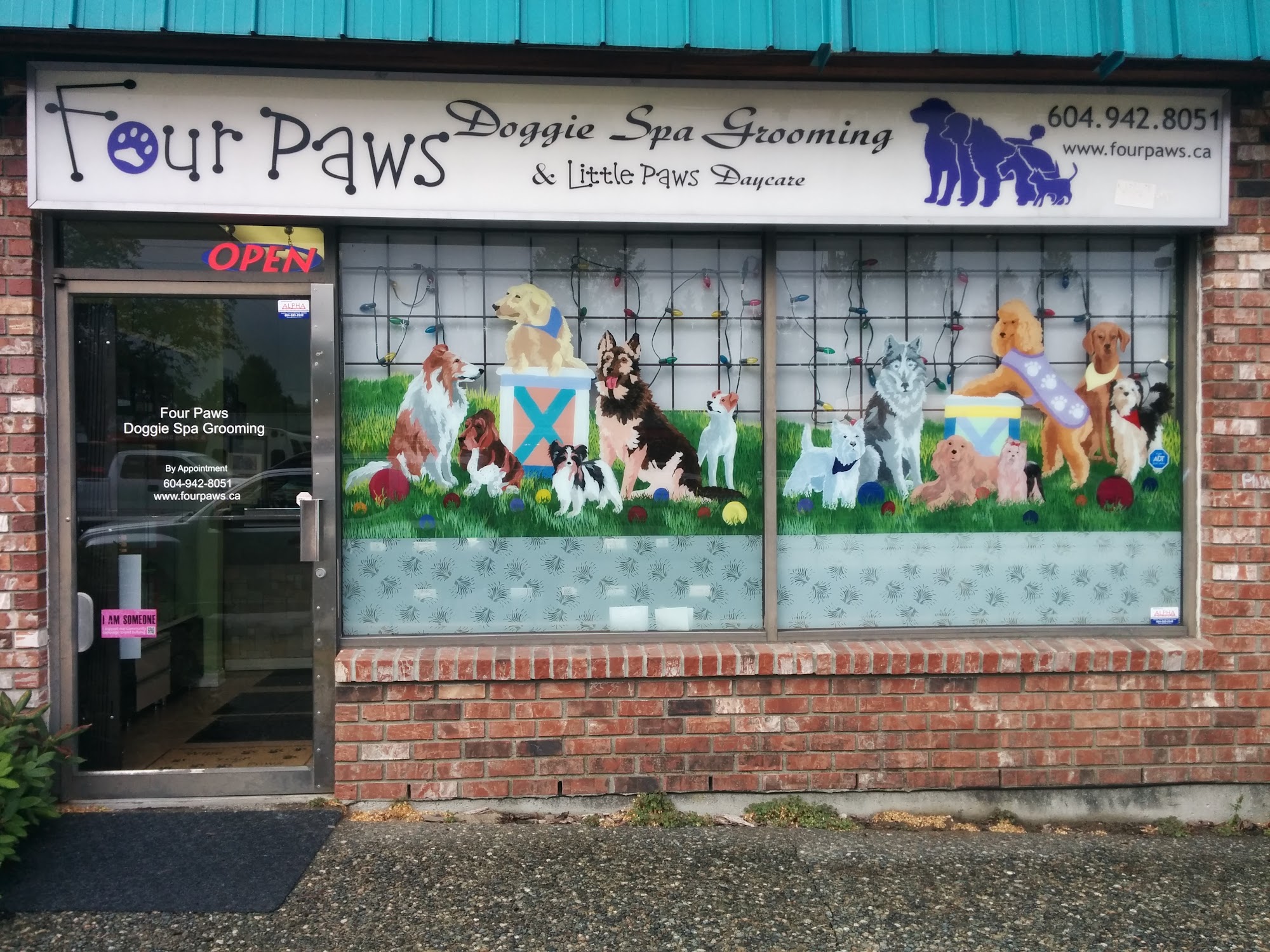 Four Paws Doggie Spa Grooming