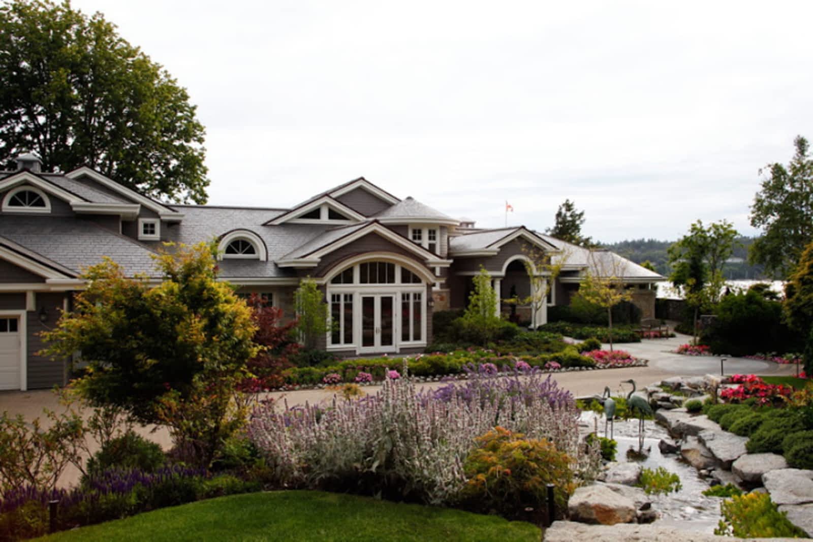 Photo credit: yellowpages.ca