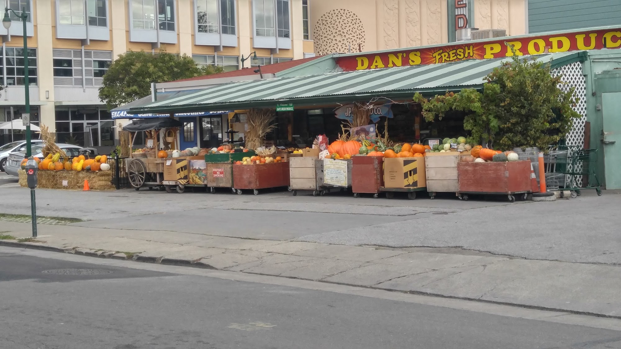 Dan's Farmers Market