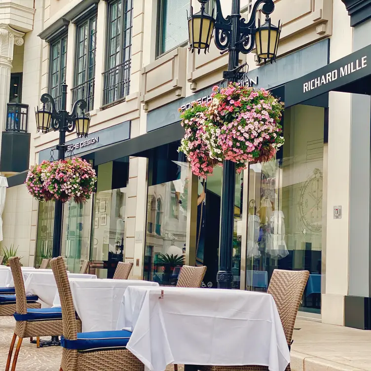 Photo credit: opentable