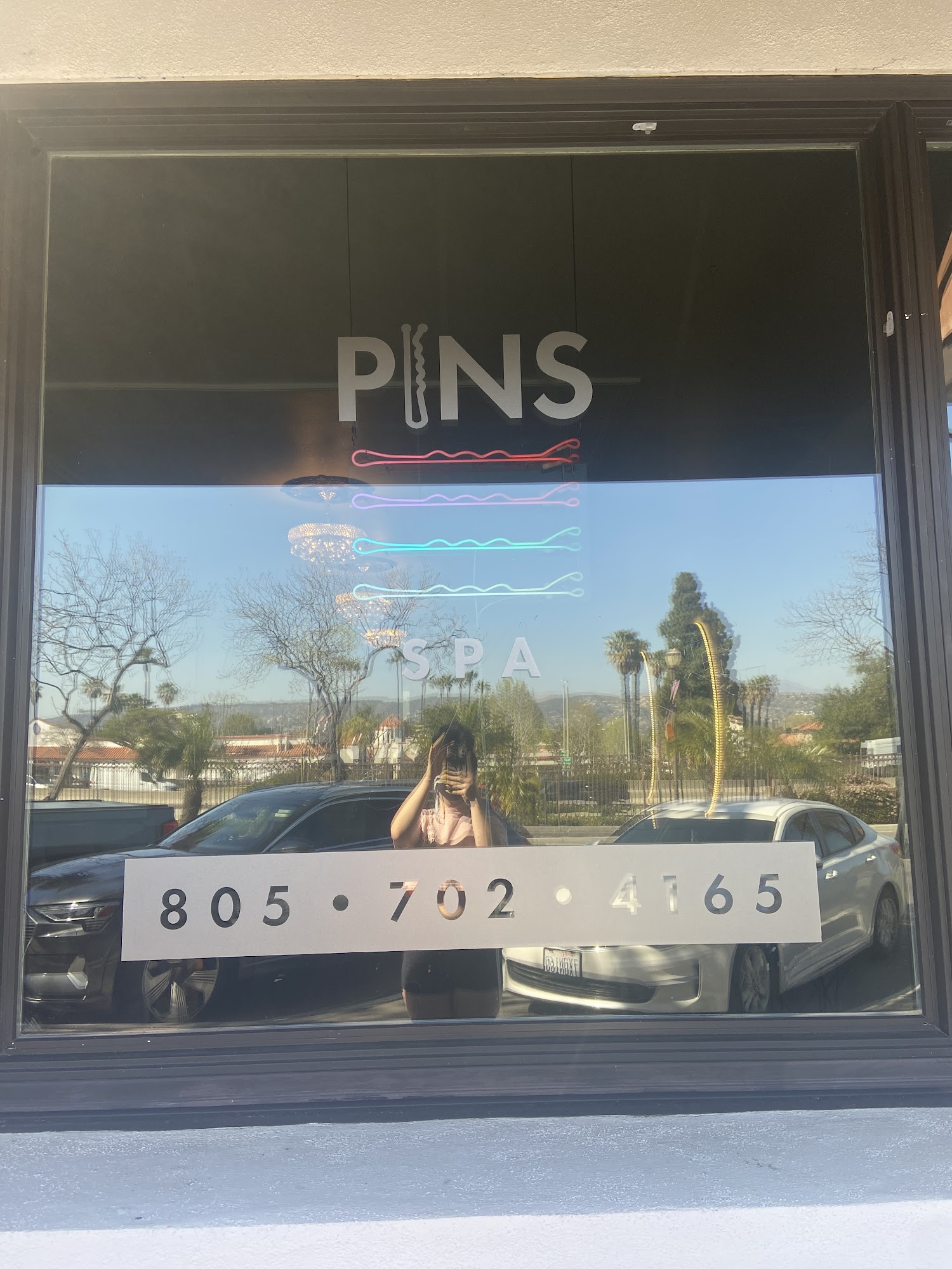 Pins Salon