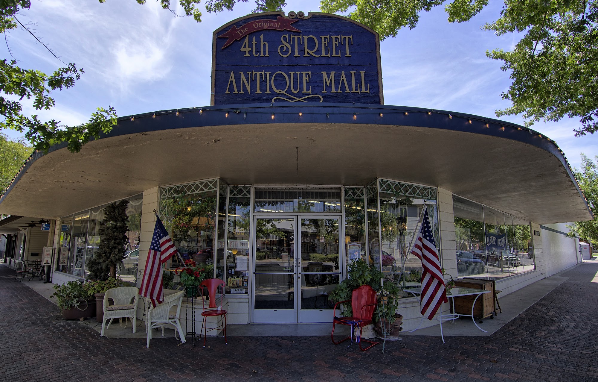 The Original 4th Street Antique Mall