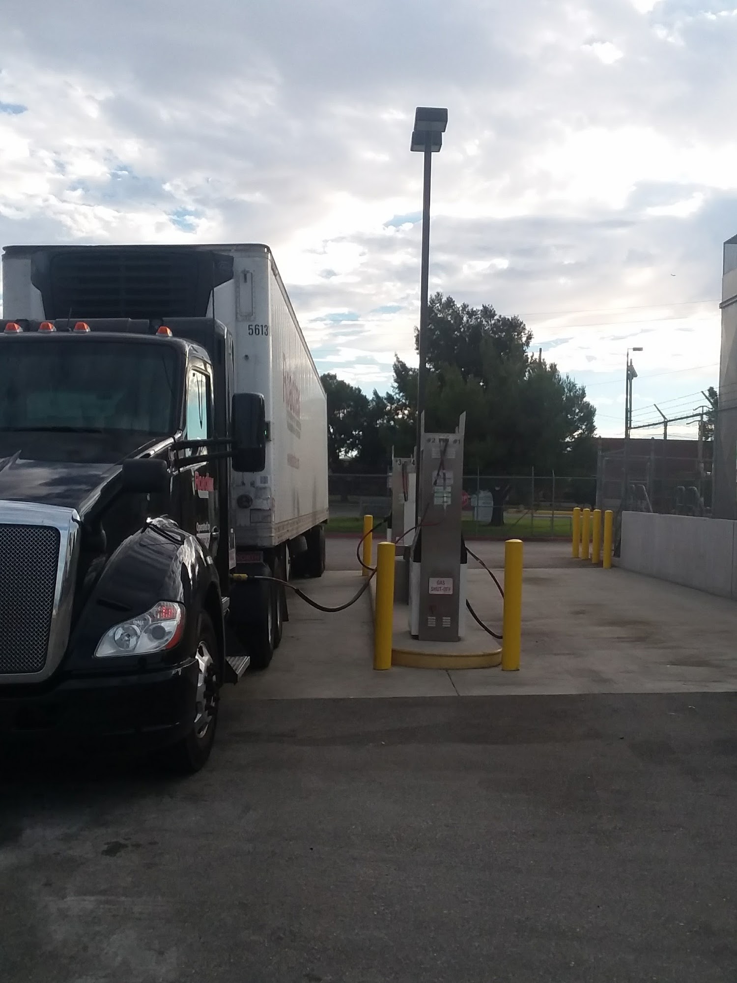 clean energy cng station