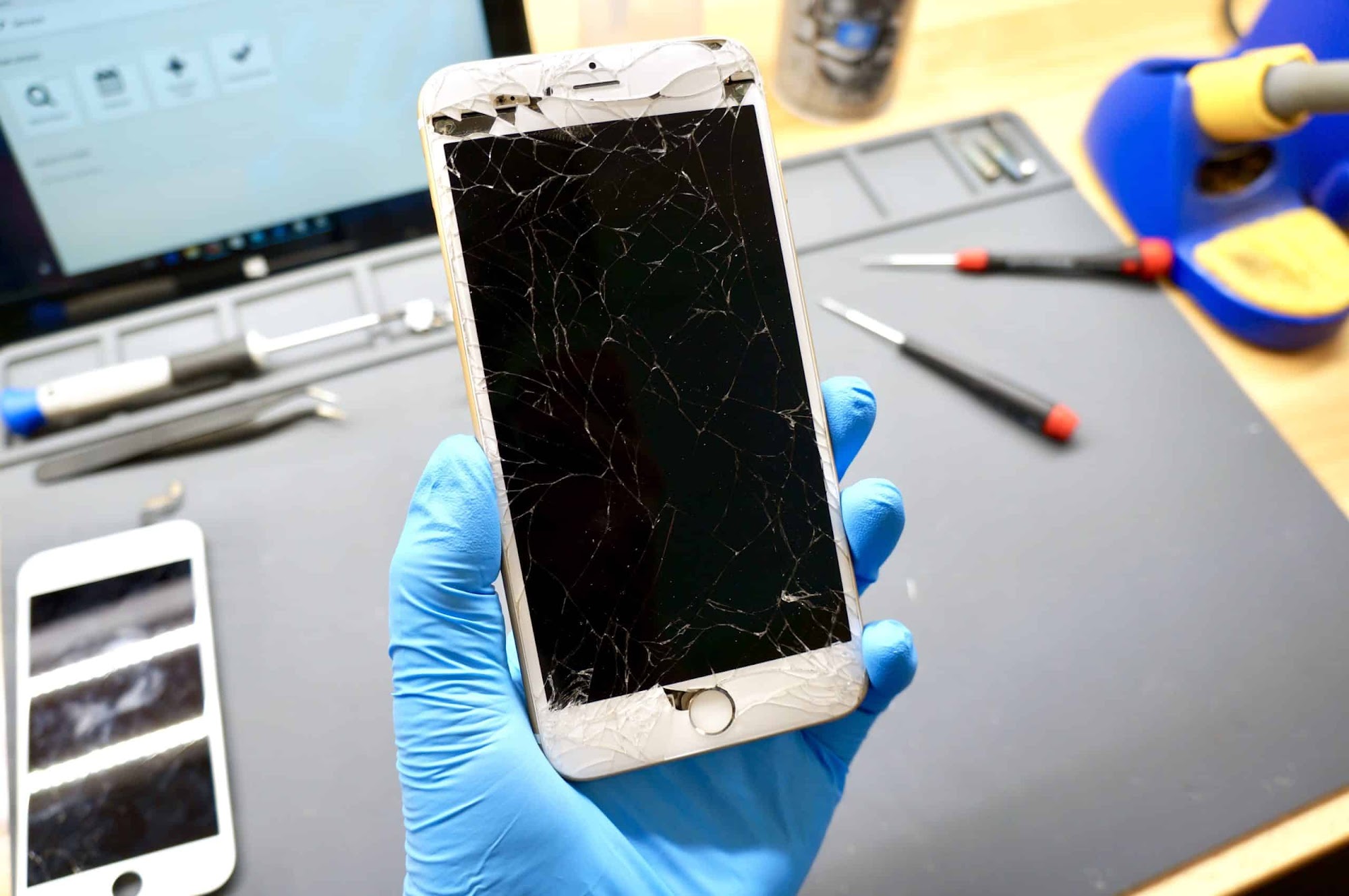 Boost Mobile / Phone Screen Repair