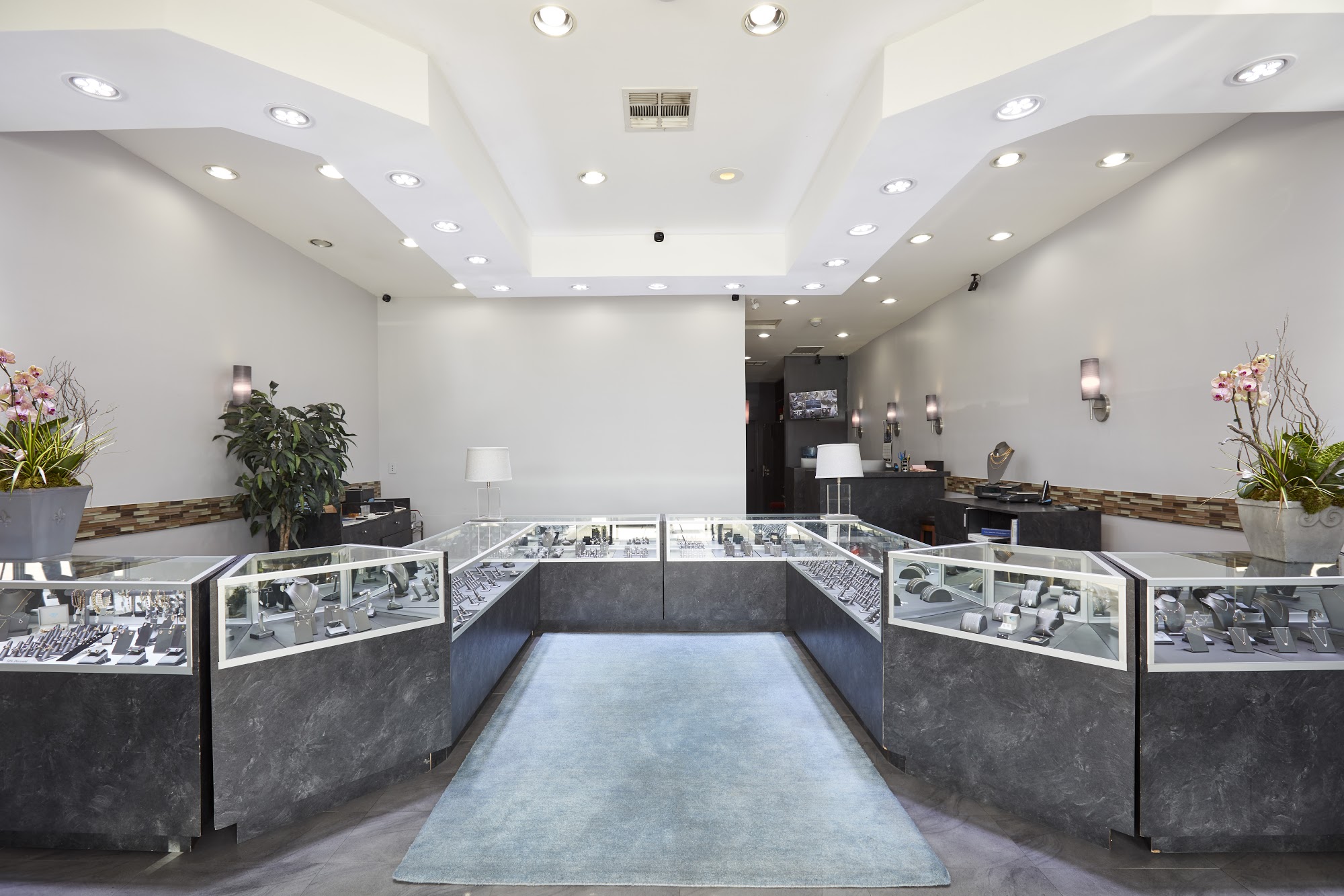 Blue Diamond Jeweler | Engagement Ring Specialist