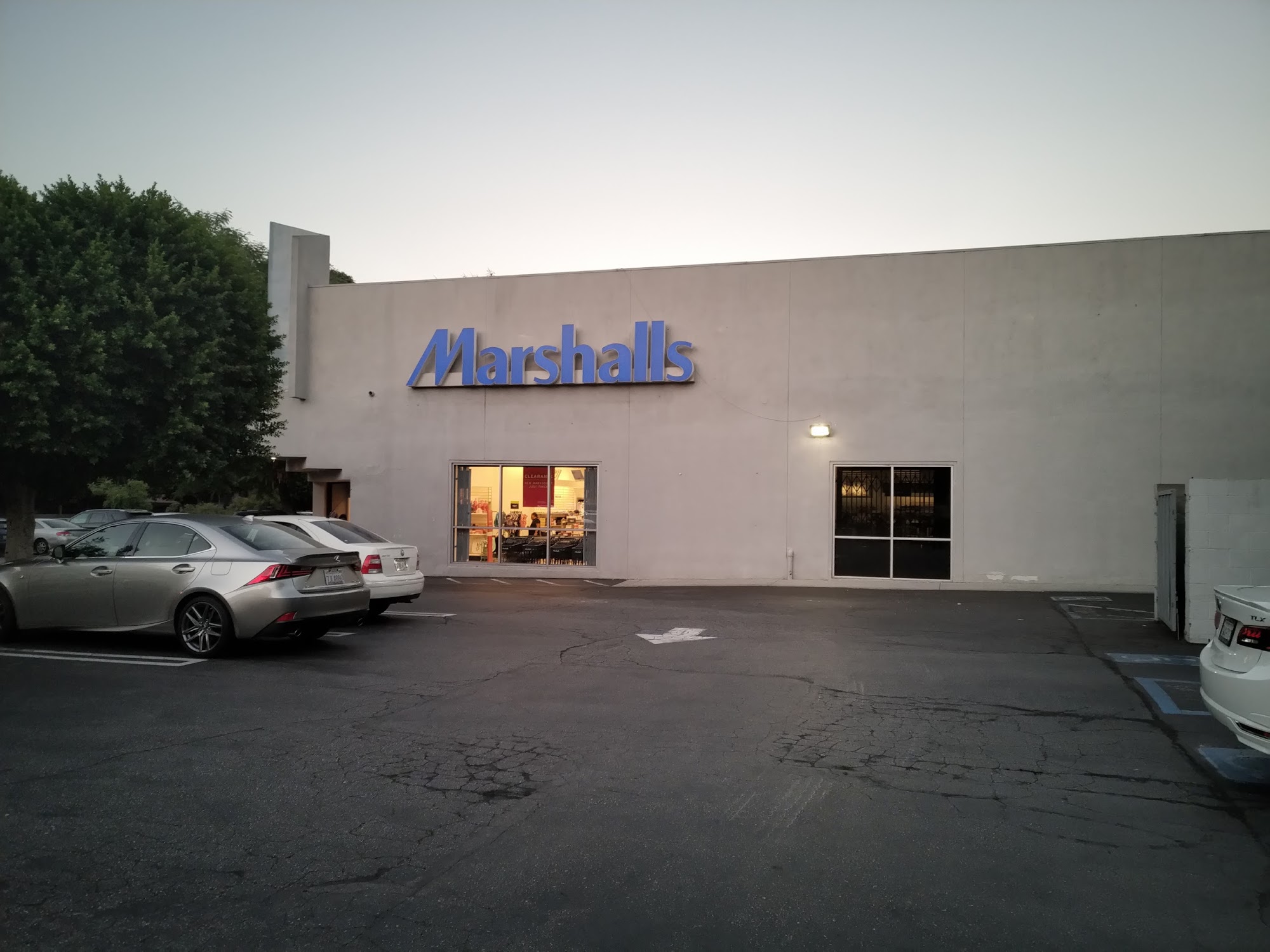 Marshalls & HomeGoods