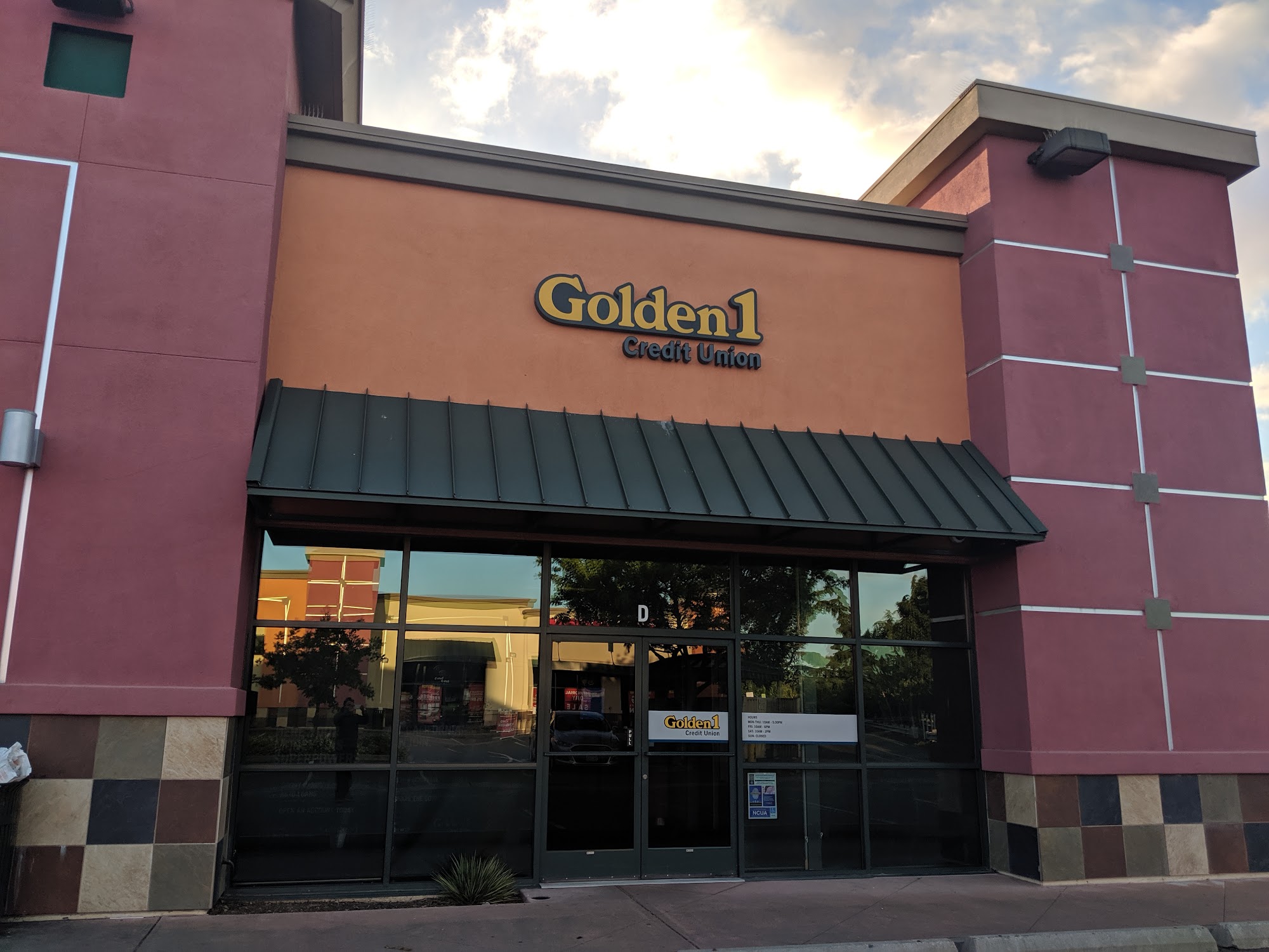 GOLDEN 1 CREDIT UNION - FAIRFIELD - 1380 Holiday Ln D, Fairfield CA