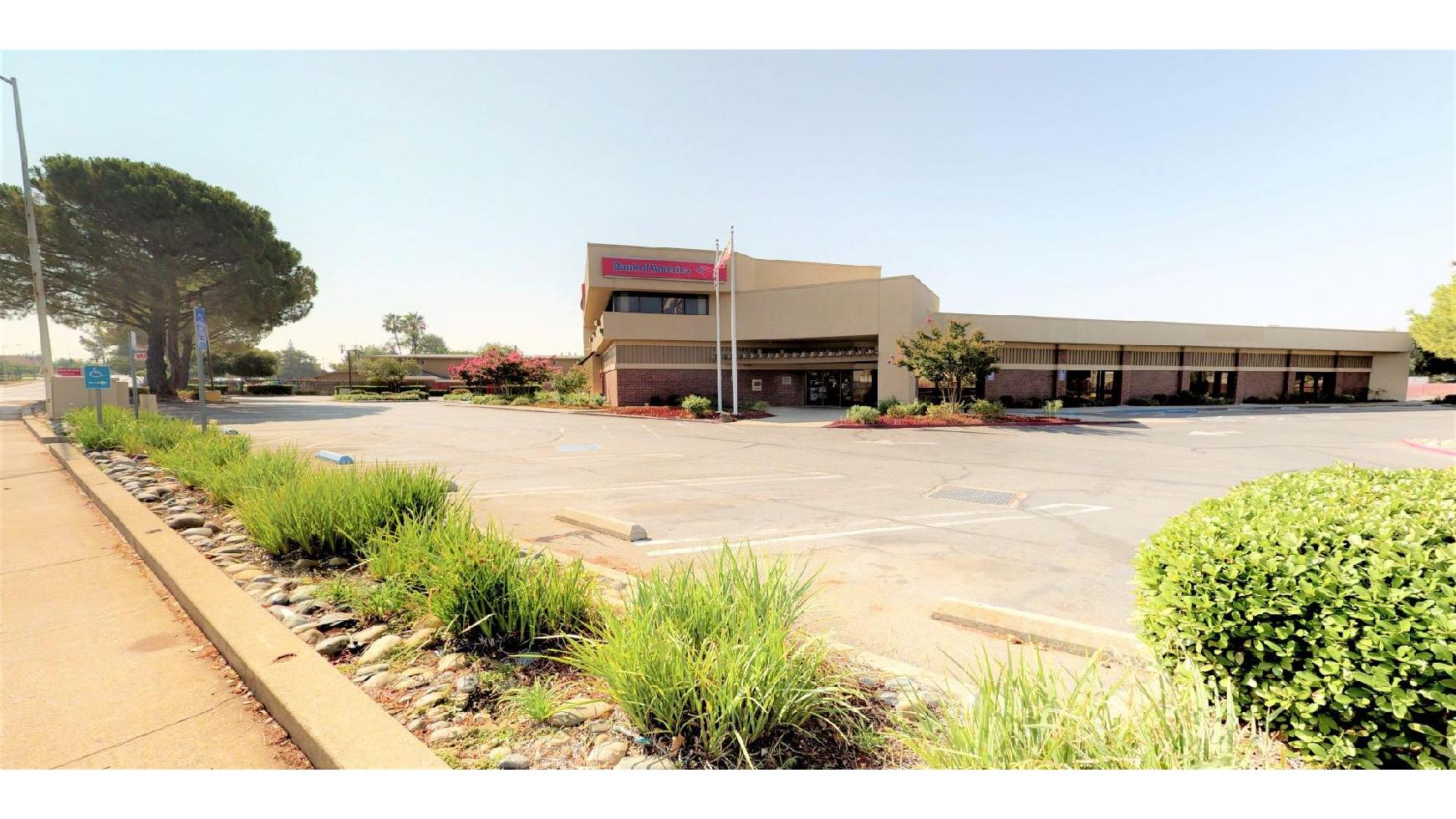 Bank of America (with Drive-thru ATM)