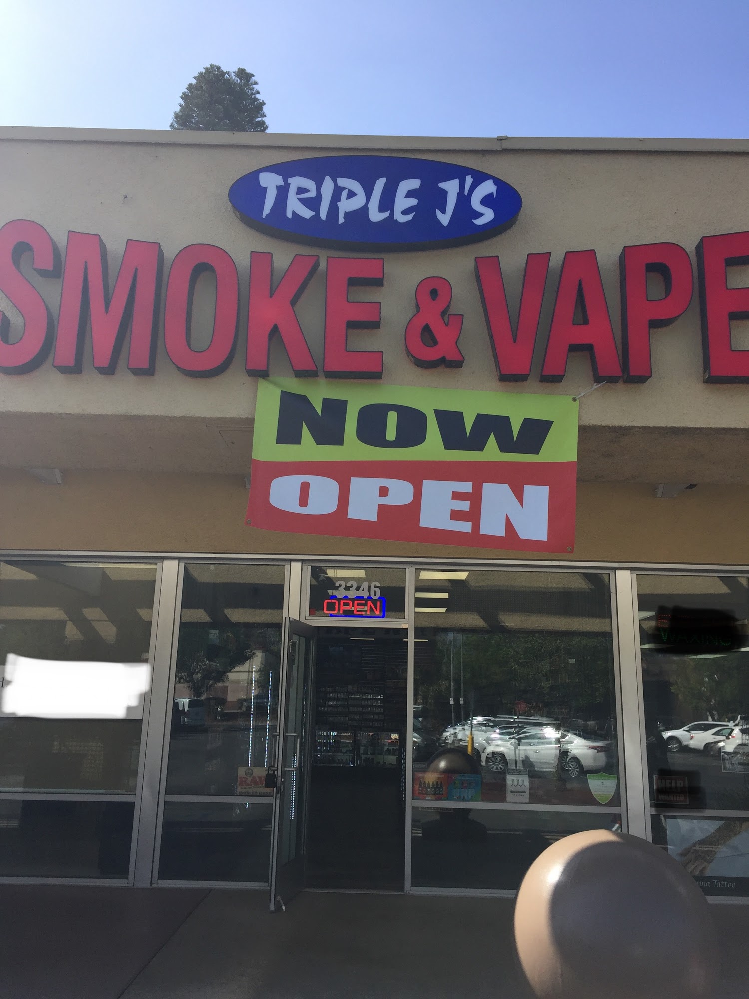 Triple j’s smoke And Vape