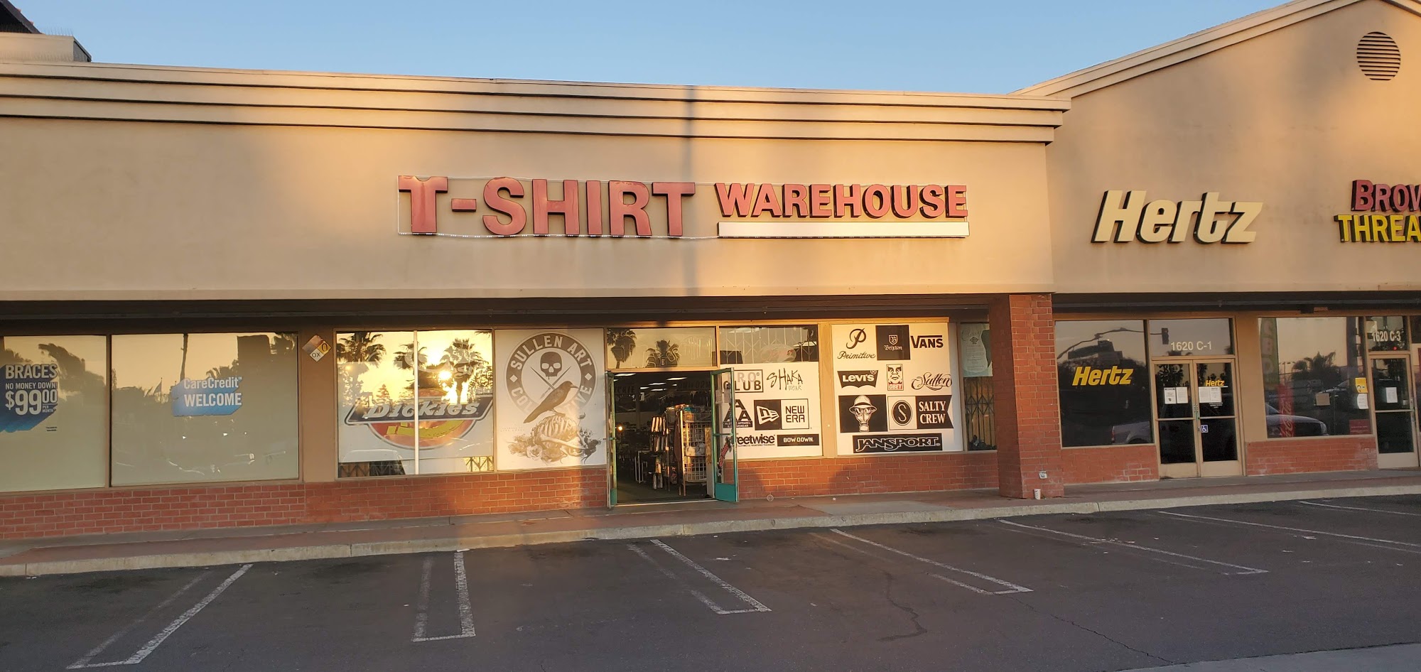 T-Shirt Warehouse