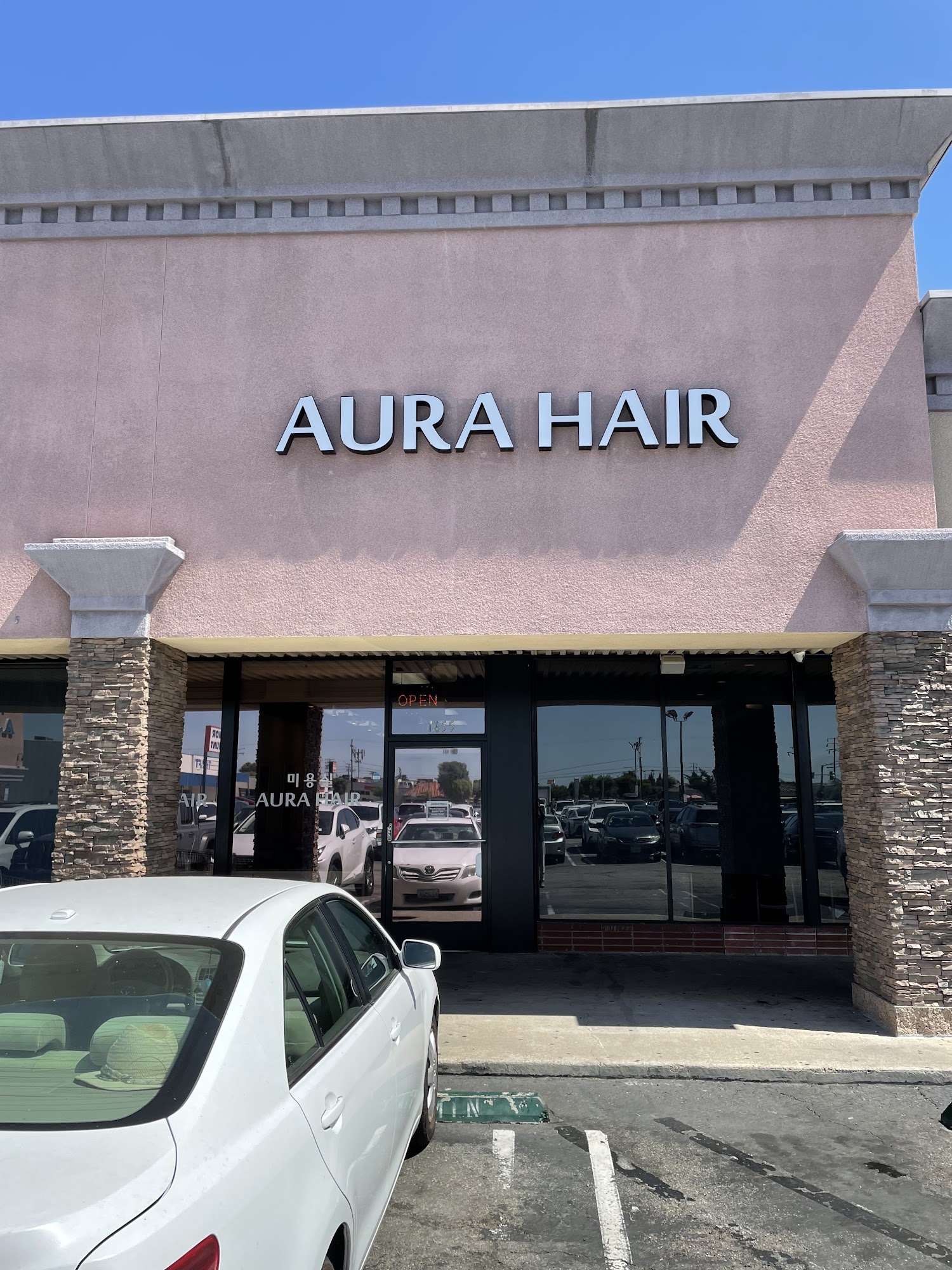 AURA HAIR