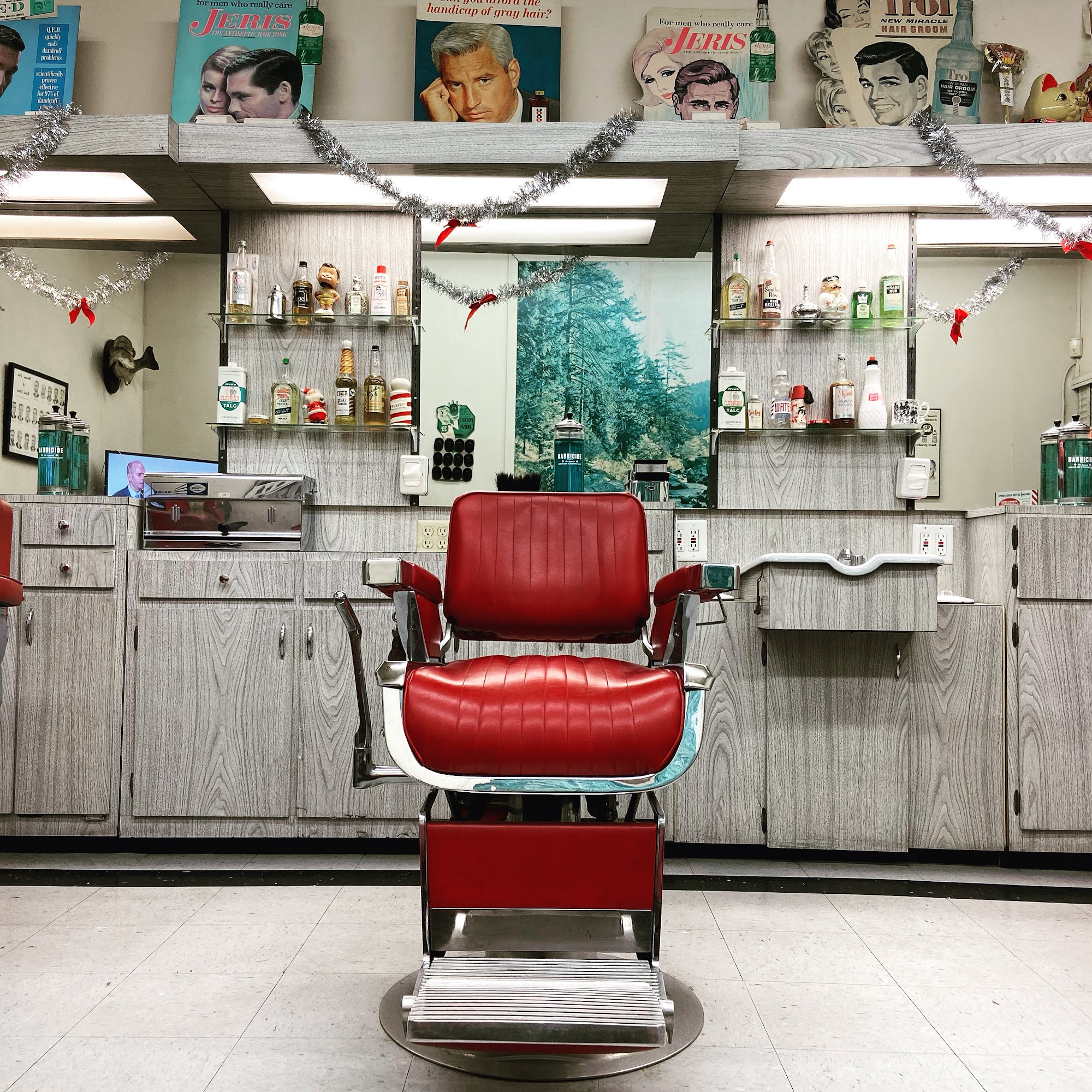 Fred's Barber Shop