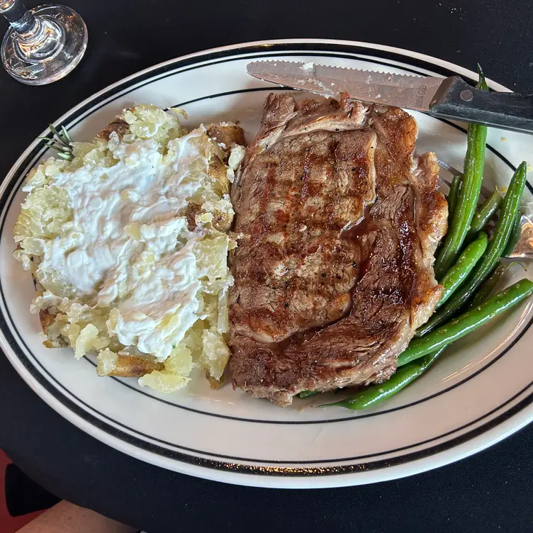Photo credit: opentable