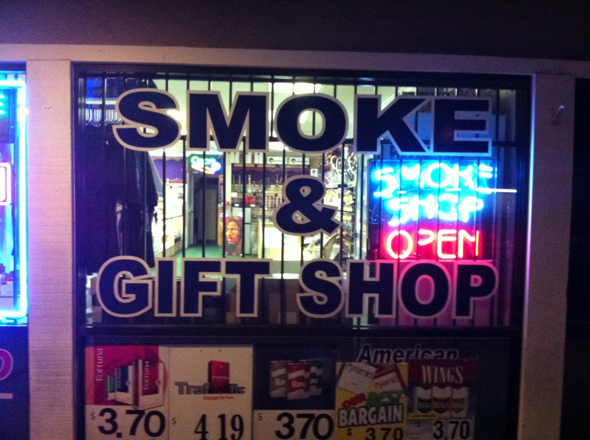 Smoke & Gift Shop