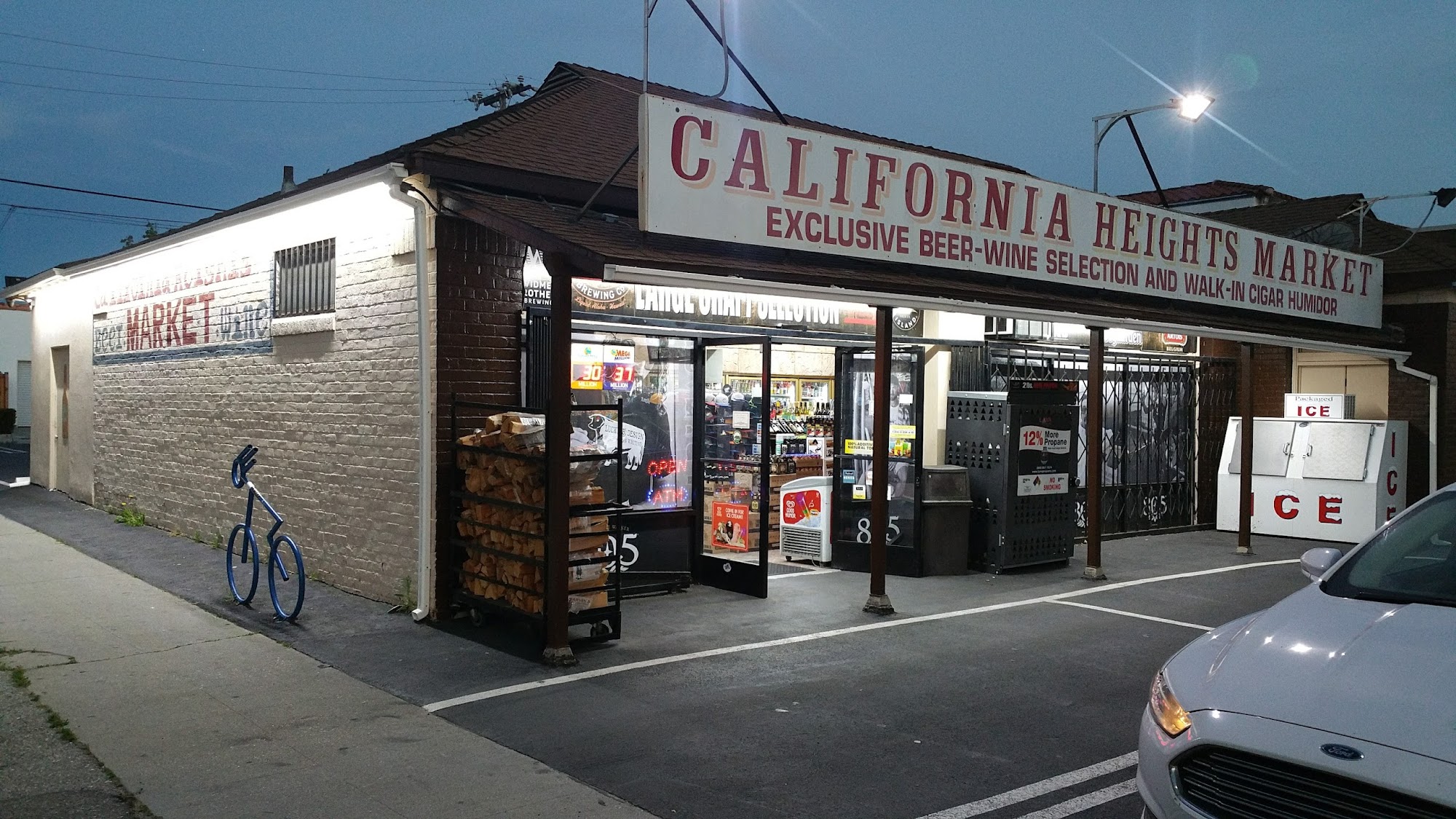 California Heights Market