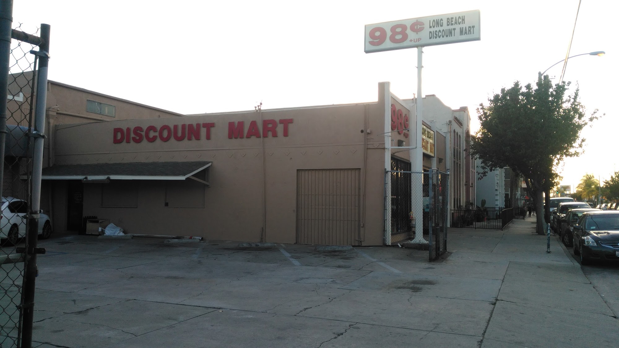 Long Beach Discount Mart