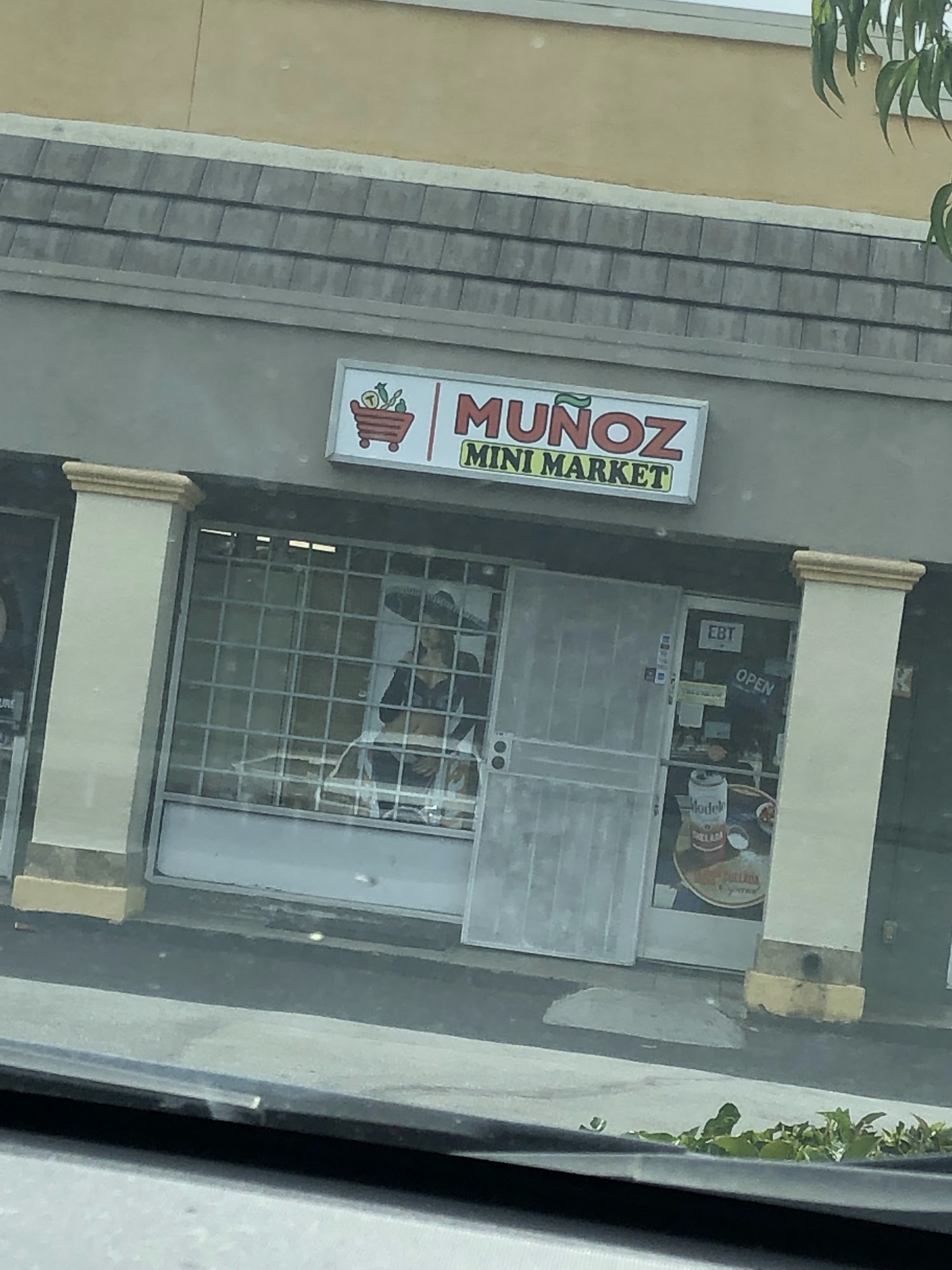 Munoz Mini Market