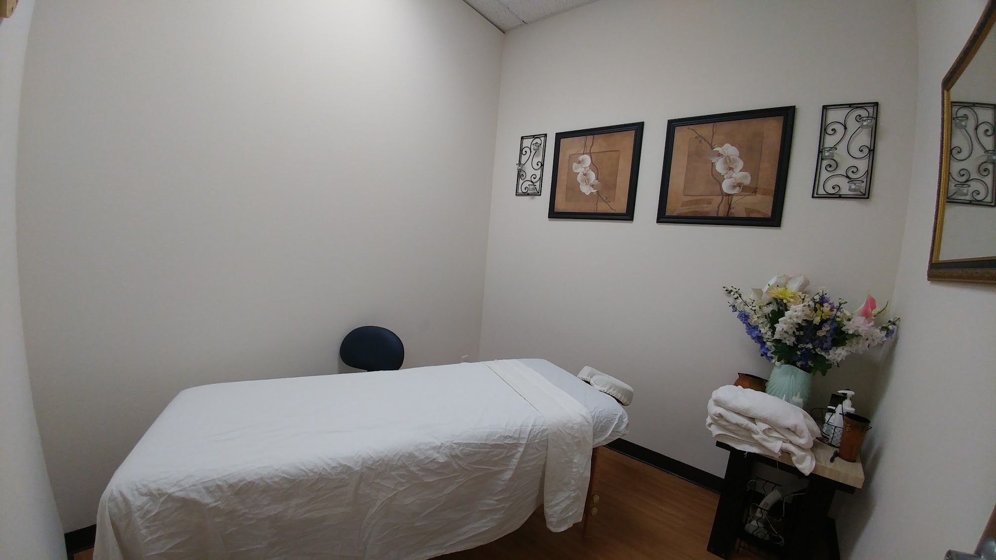 SONYA HEALTH MART & CHIROPRACTIC INC