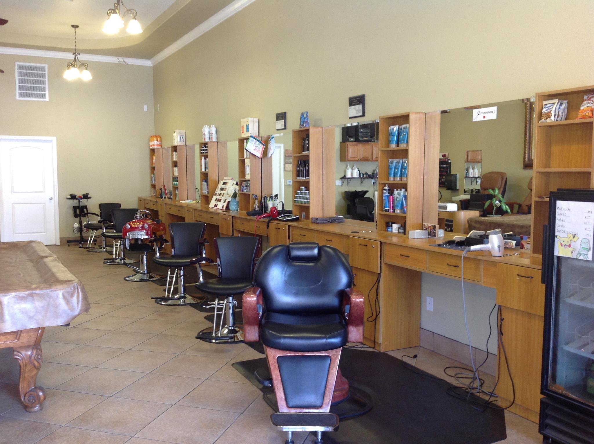Cuts Unlimited 40 S 3rd St, Patterson California 95363