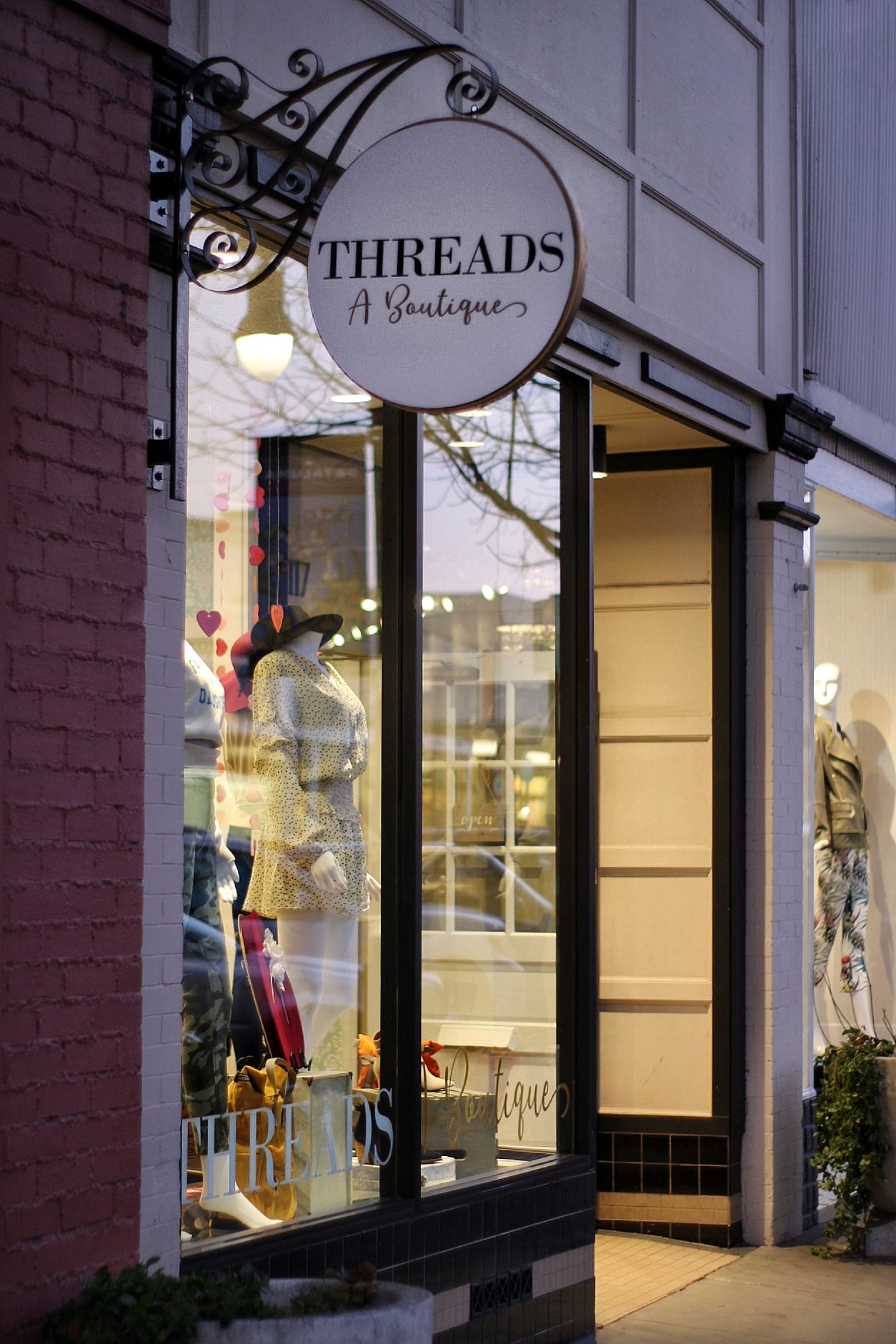 Threads A Boutique