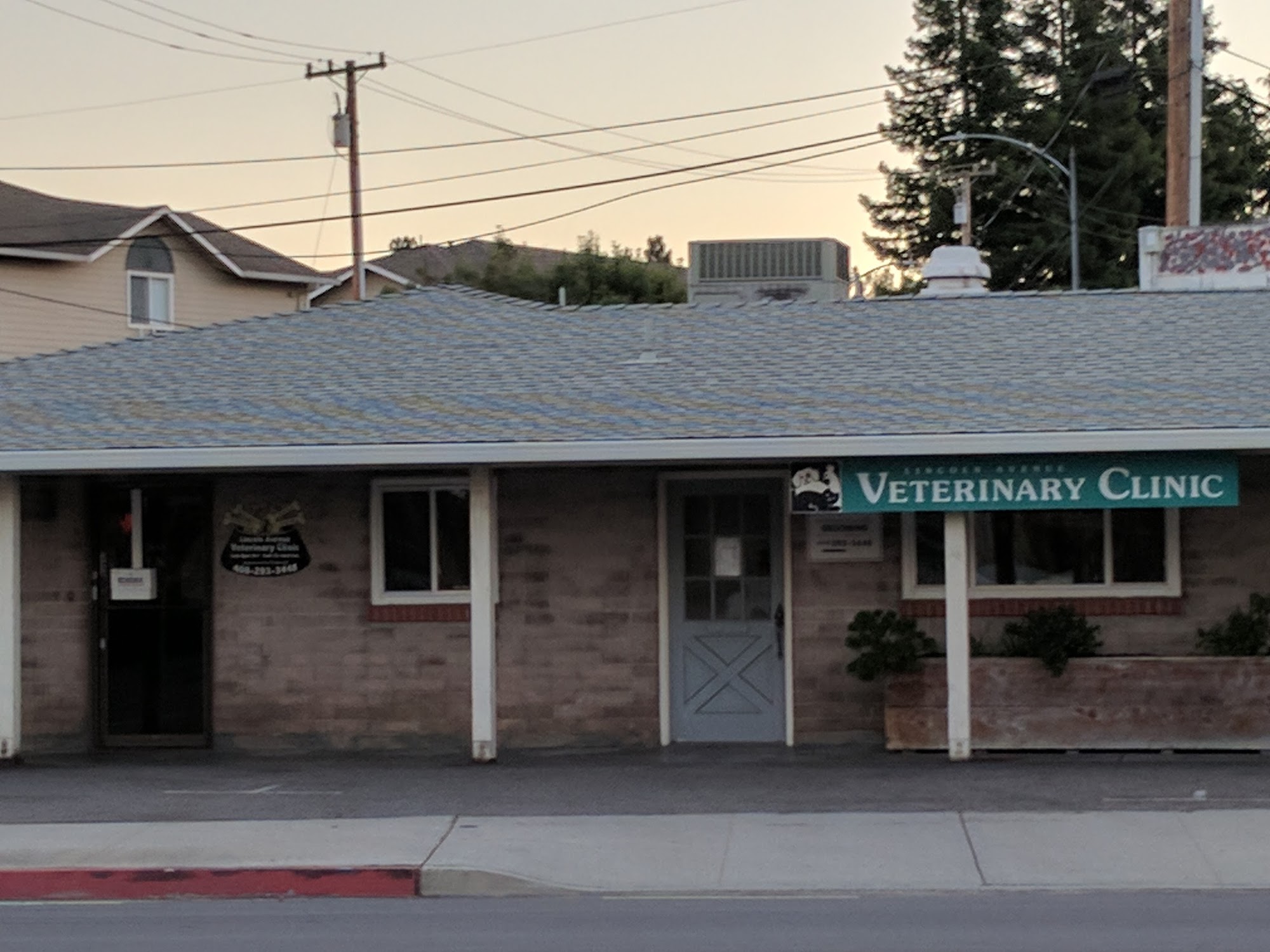 Lincoln Avenue Veterinary Clinic