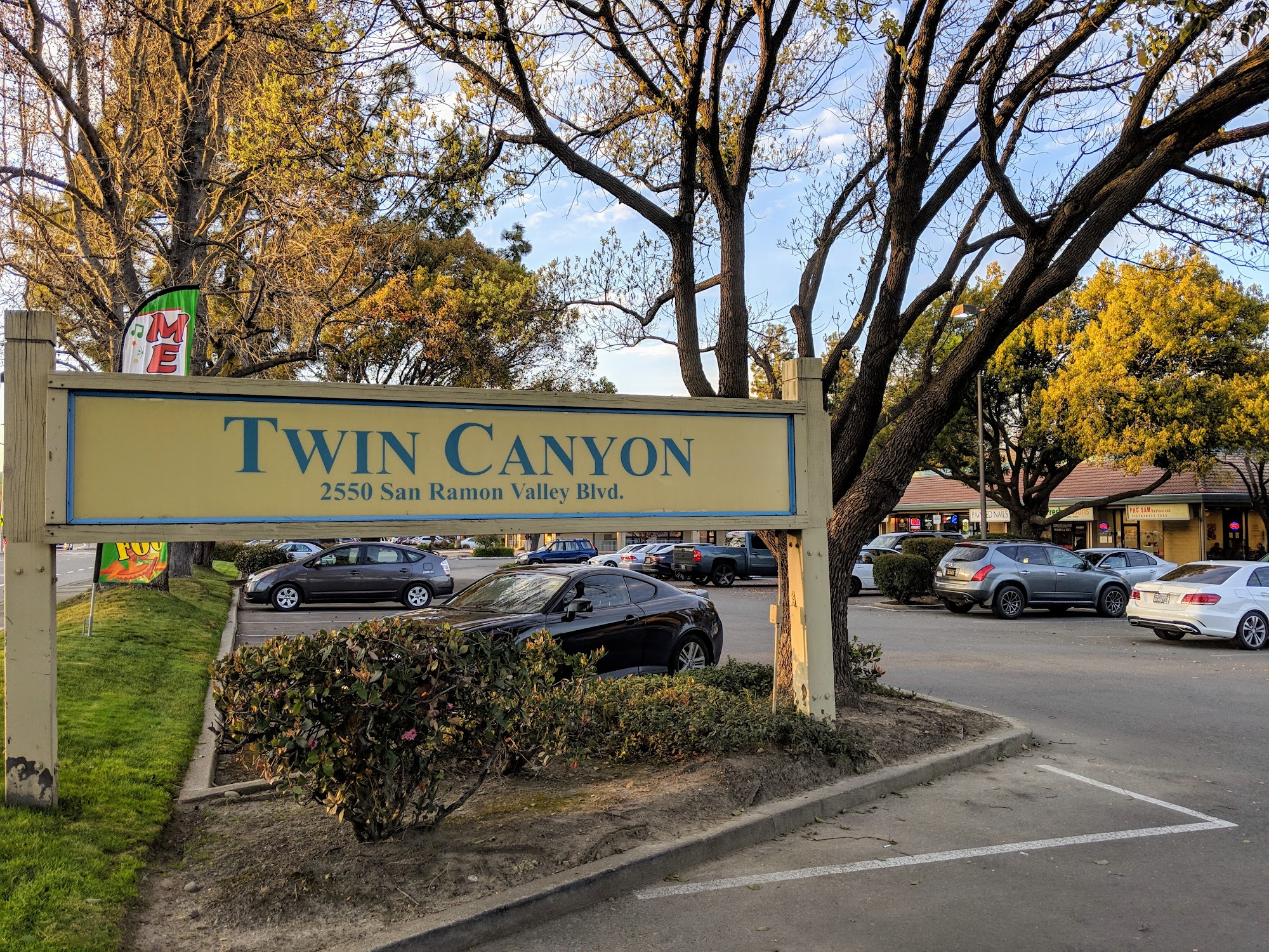 Twin Canyon Shopping Center