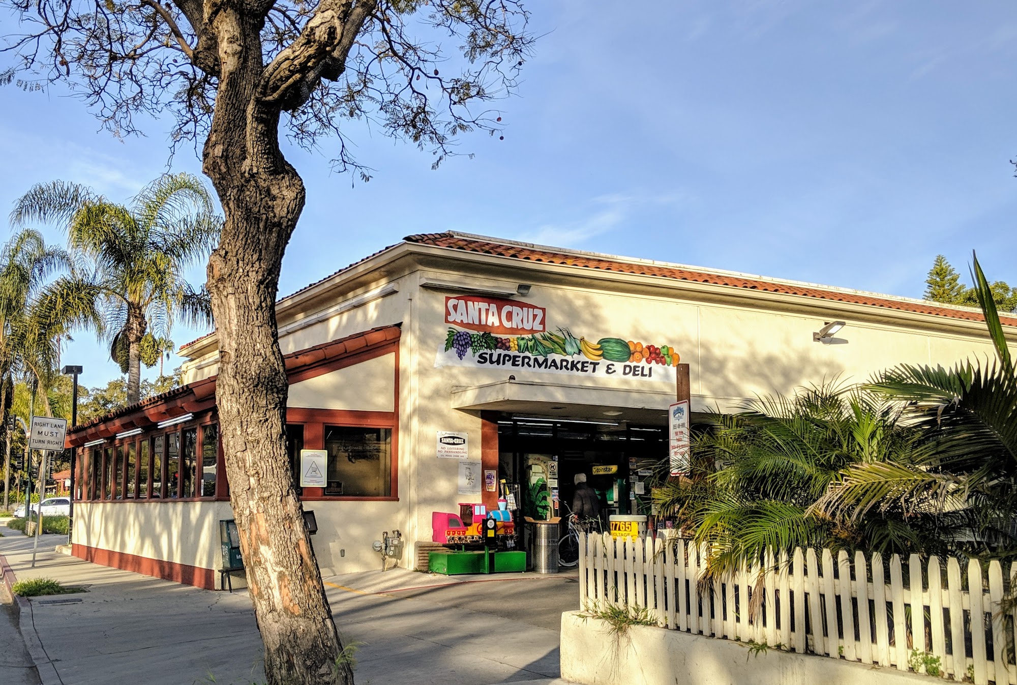 Santa Cruz Market