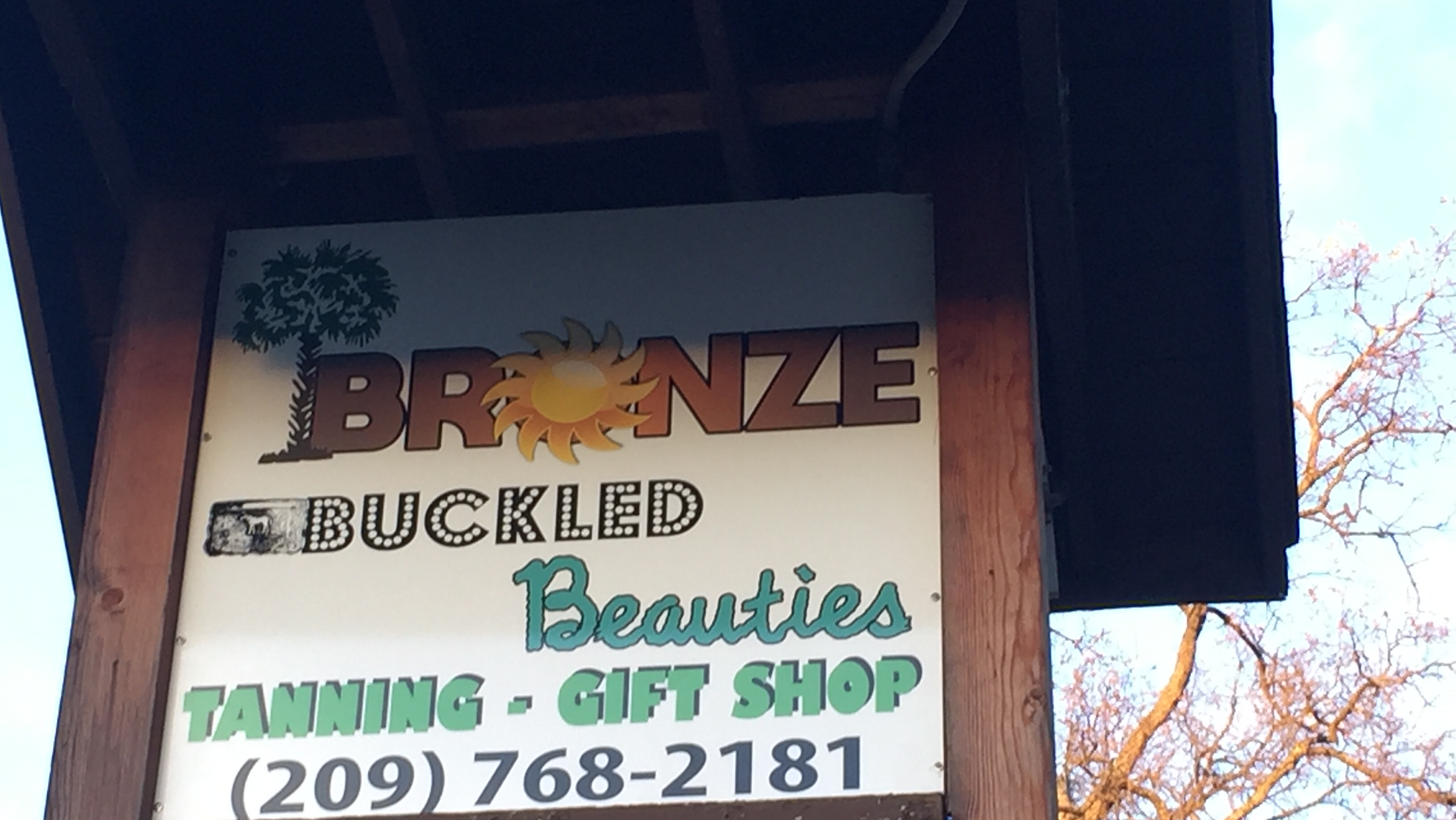 Bronze Buckled Beauties Tanning & Gift Shop