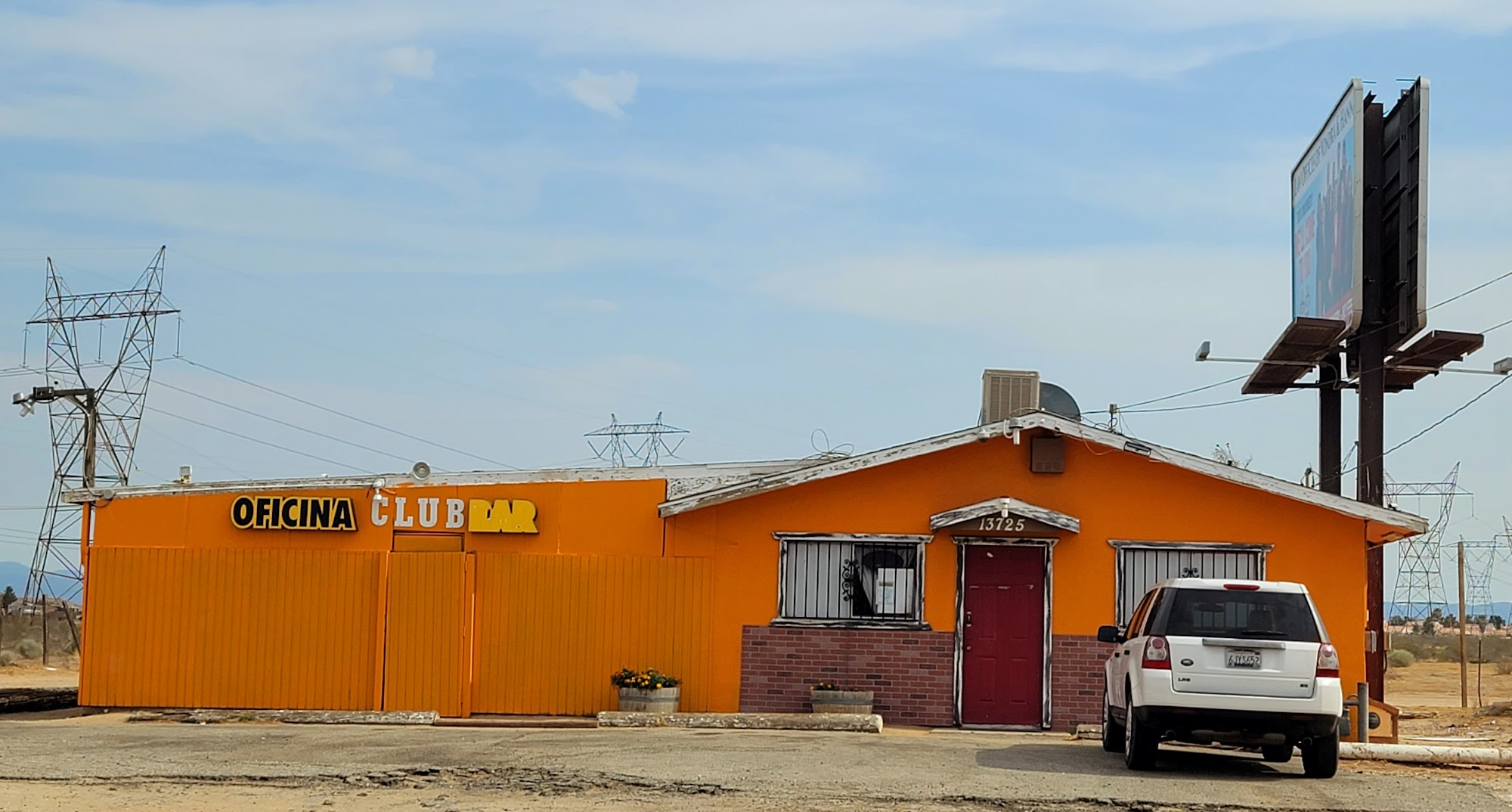 Oficina Night club 13725 Palmdale Rd, Victorville