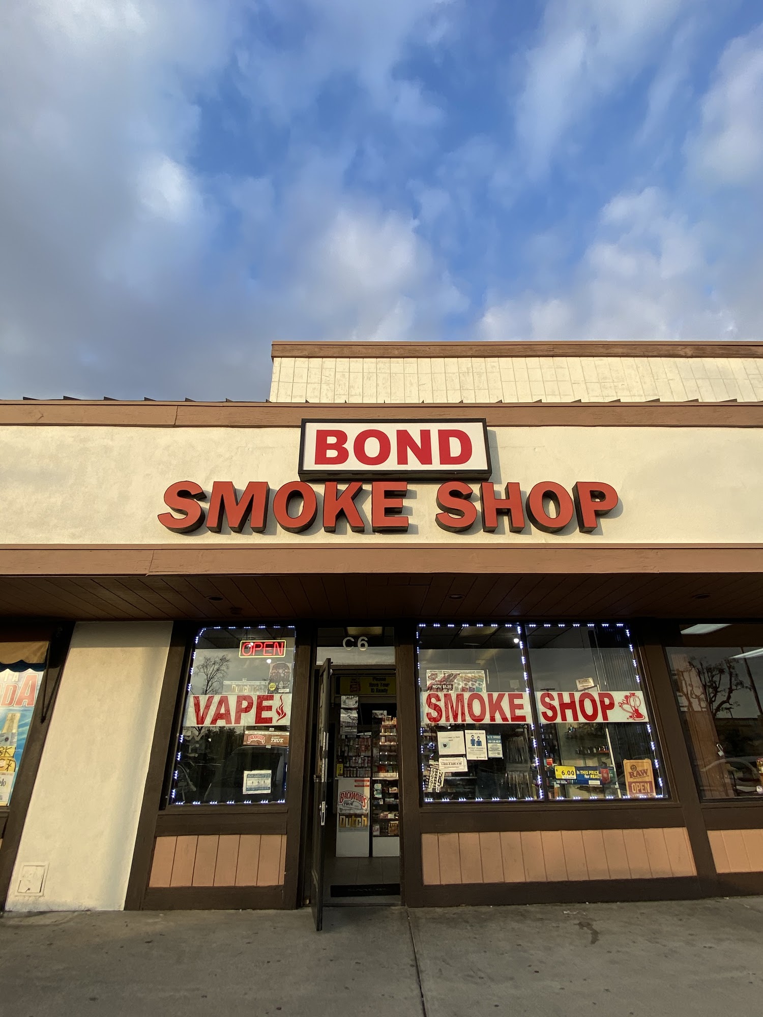 Bond Smoke Shop