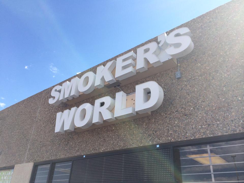 Smoker's World