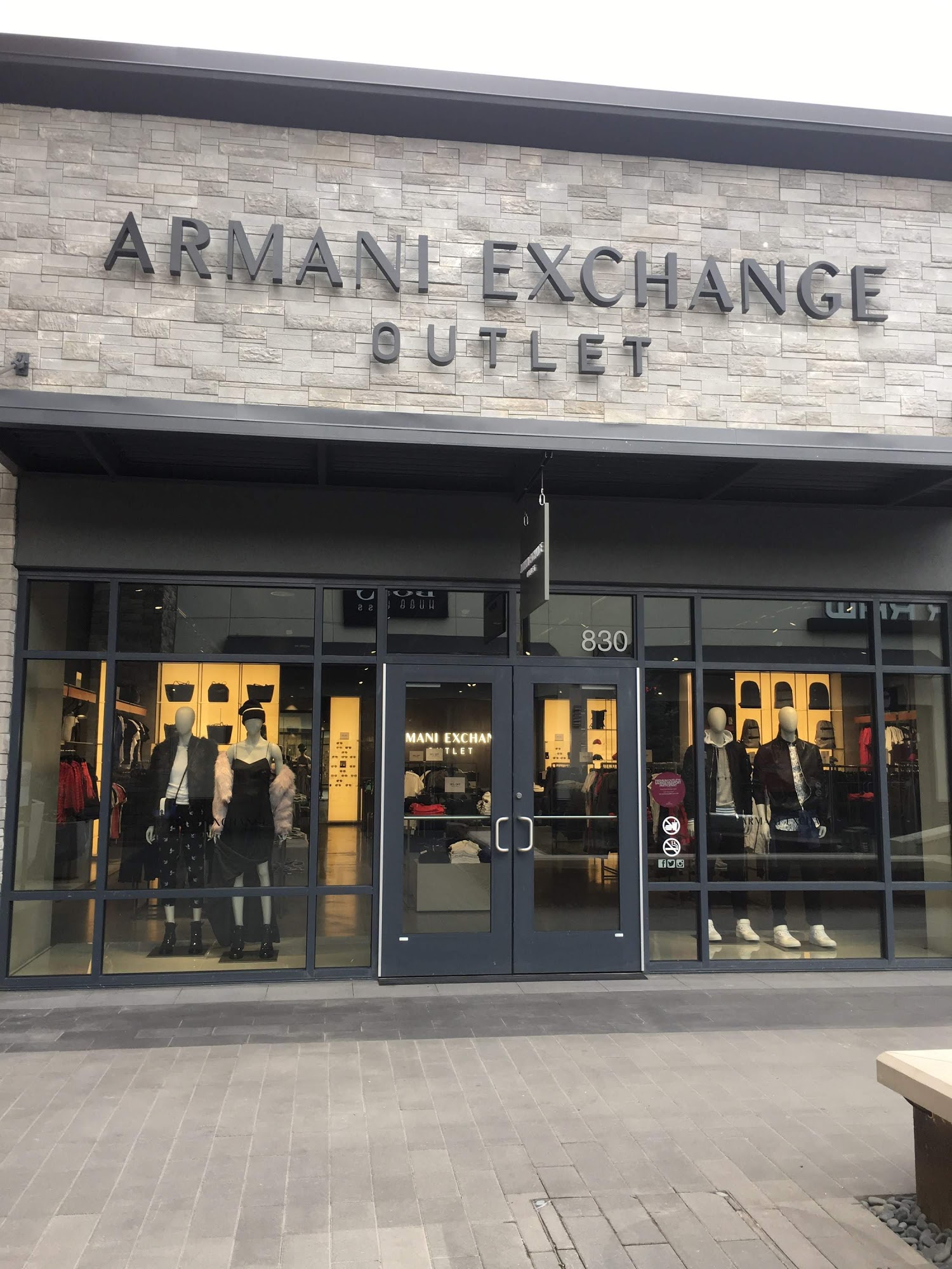 Armani Exchange Outlet