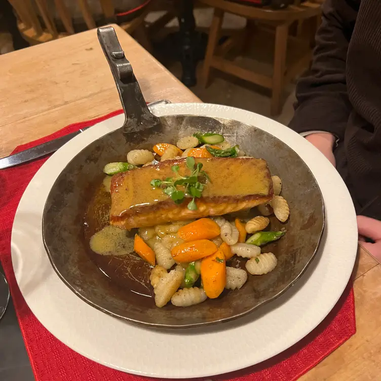 Photo credit: opentable