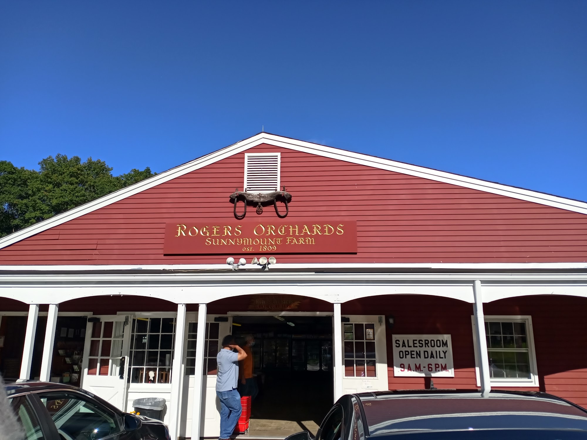 Rogers Orchards - Sunnymount Farm Store