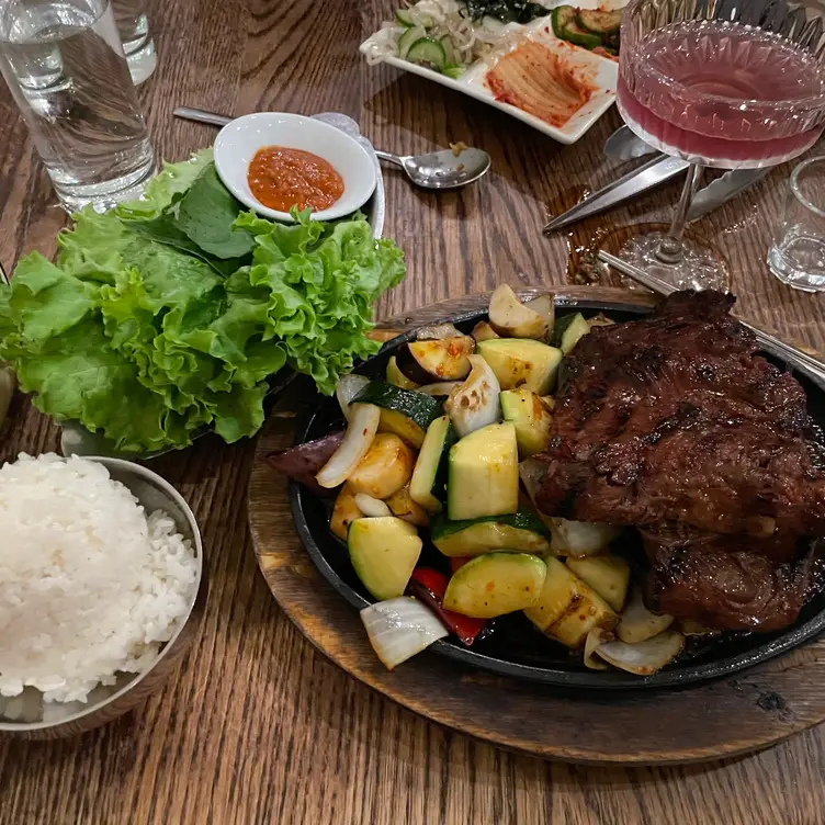 Photo credit: opentable