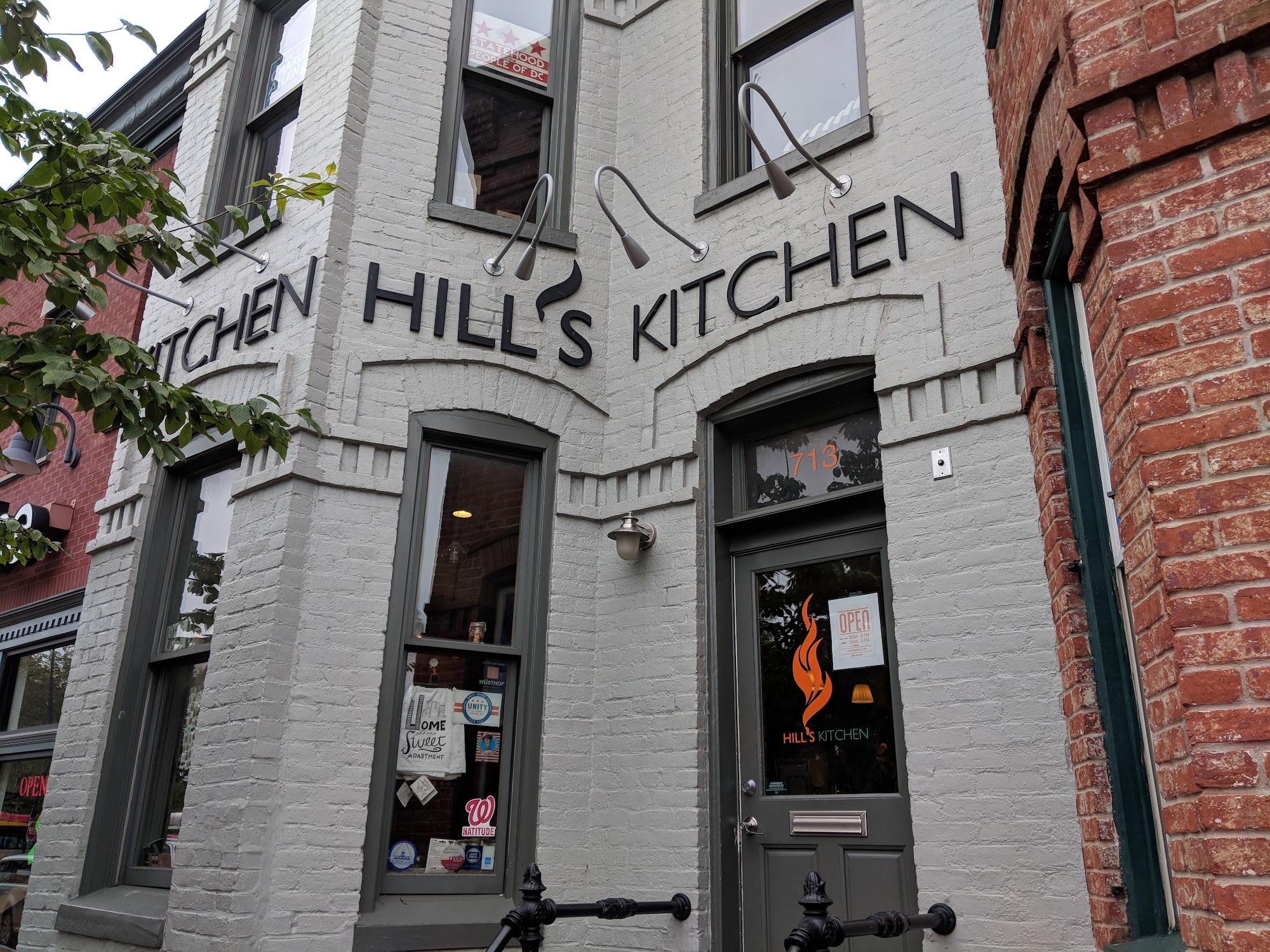 Hill's Kitchen 713 D St SE, Washington