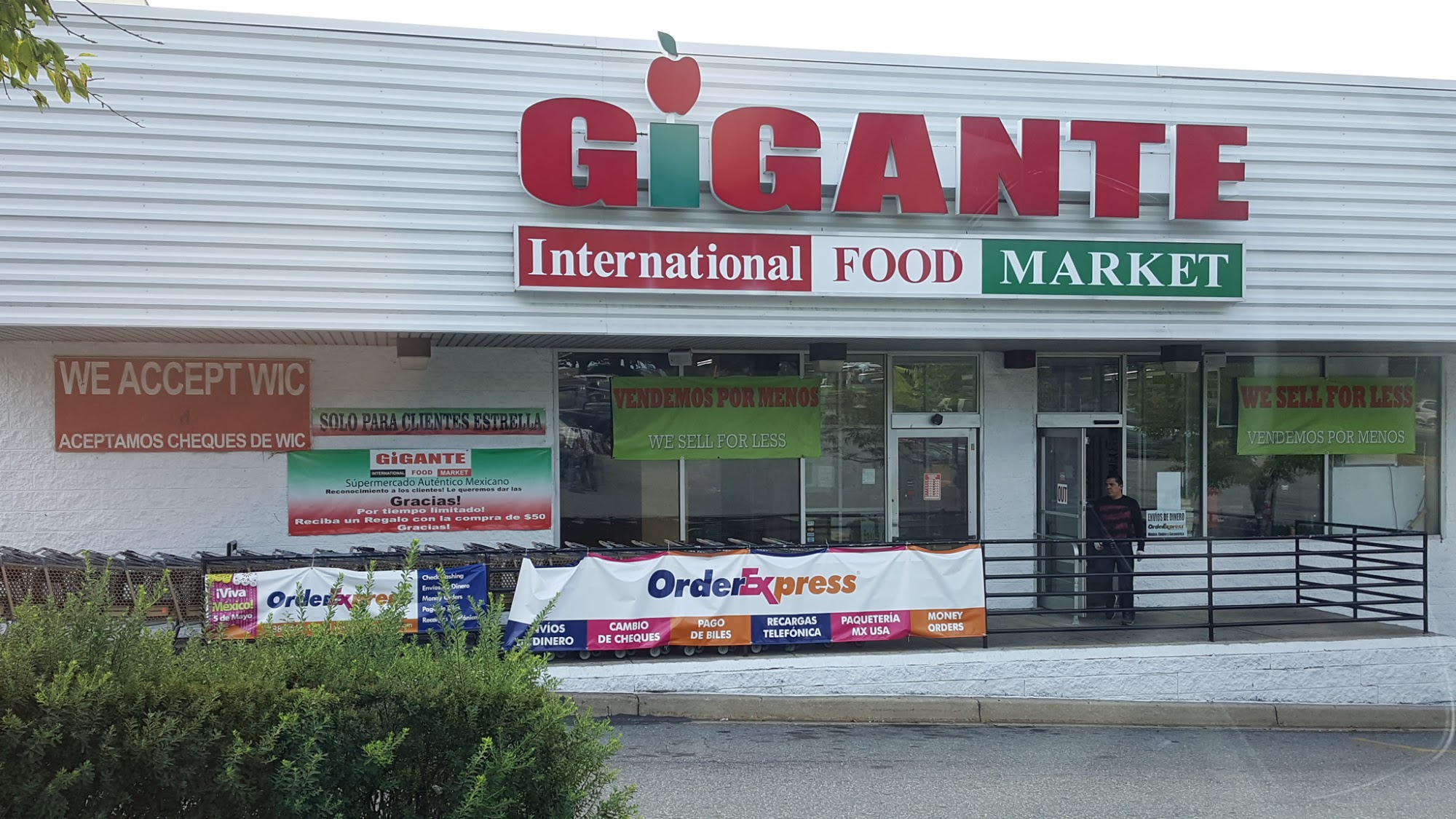 Gigante International Food Market
