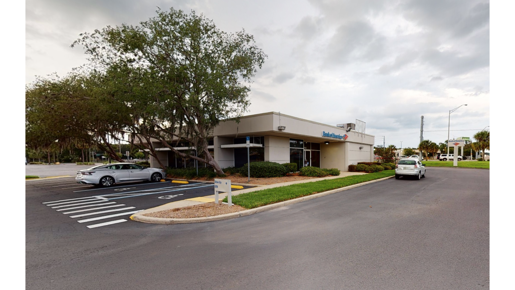 Bank of America (with Drive-thru ATM)