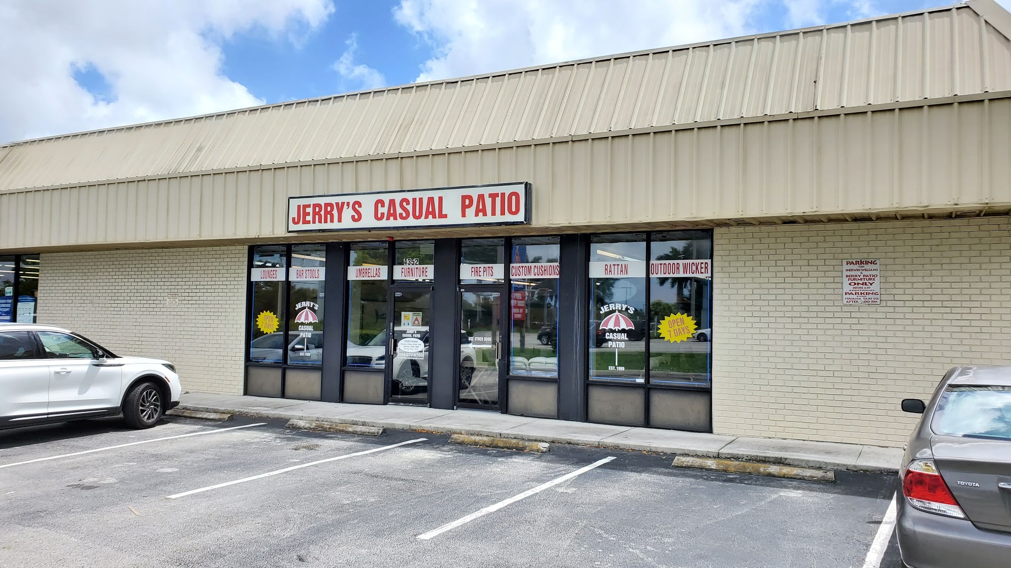 Jerry's Casual Patio