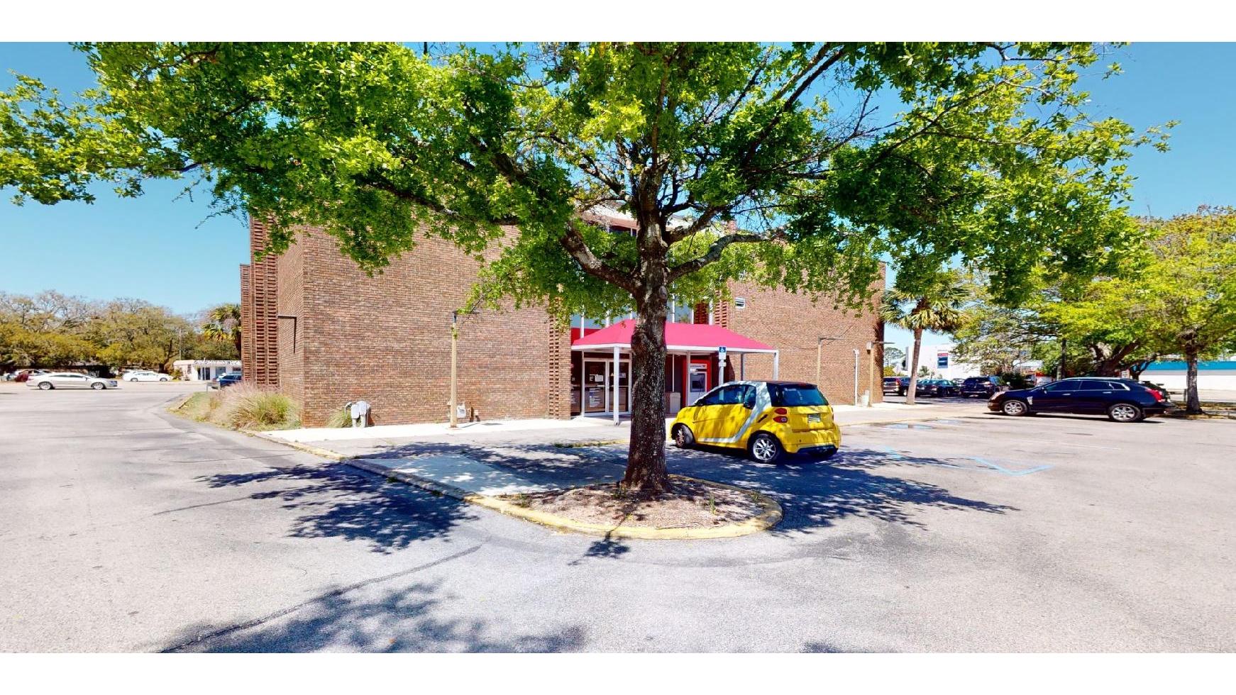 Bank of America (with Drive-thru ATM)