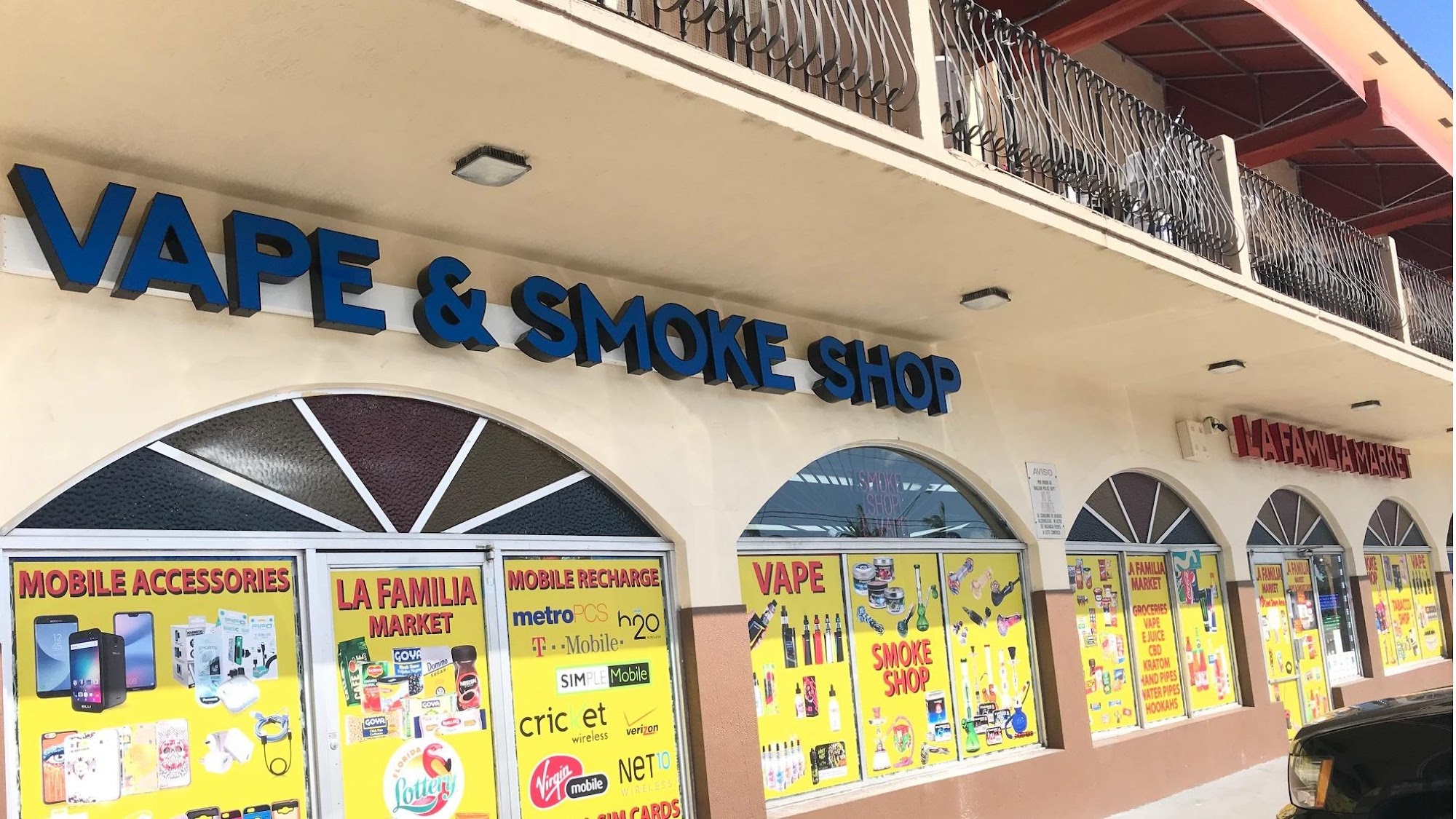 La Familia Tobacco - Vape & Smoke Shop