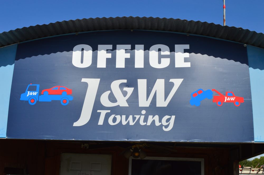 J & W Towing